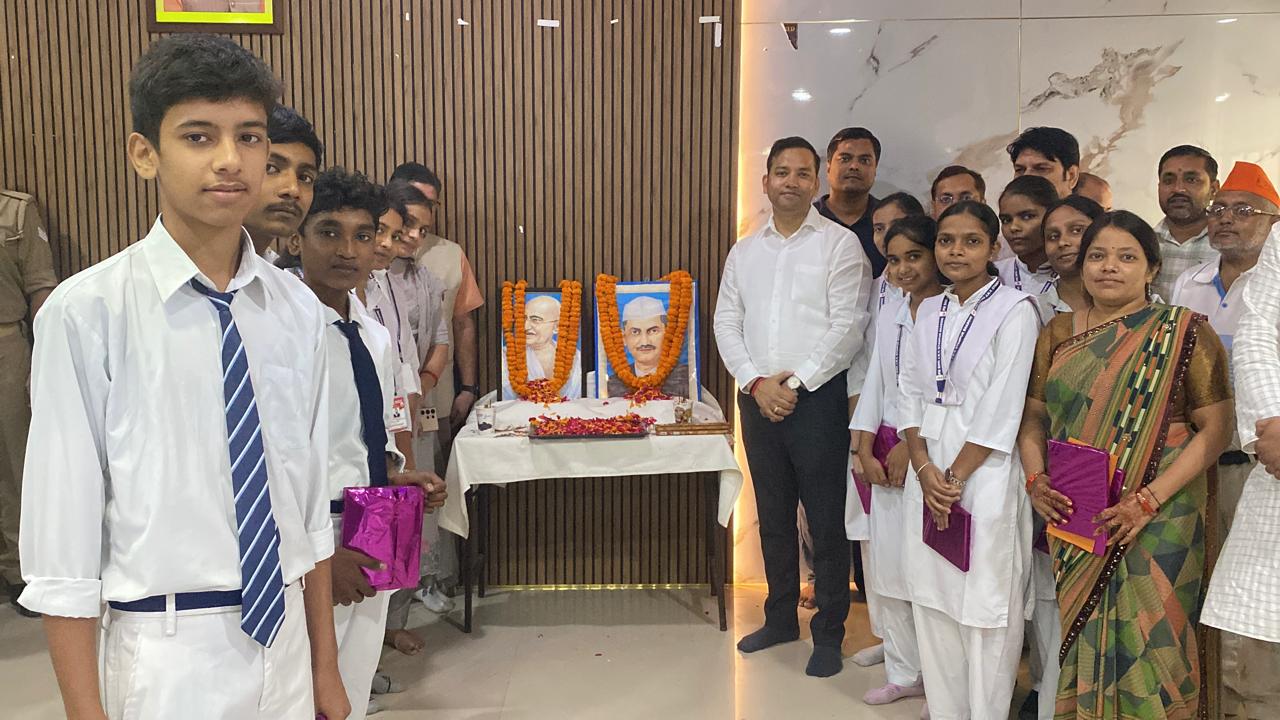 गांधी-शास्त्री जयन्ती पर जनपद में आयोजित हुए विविध कार्यक्रम’ ‘‘रघुपति राघव राजा राम‘‘ वैष्णव जन तो तेने कहिए,