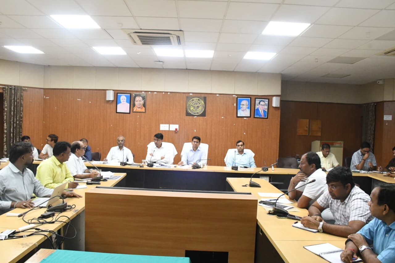 17 सितंबर से शुरू होगा माहव्यापी ‘सेवा संकल्प अभियान’, डीएम शिवशरणप्पा जीएन ने कलेक्ट्रेट में की तैयारियों की समीक्षा
