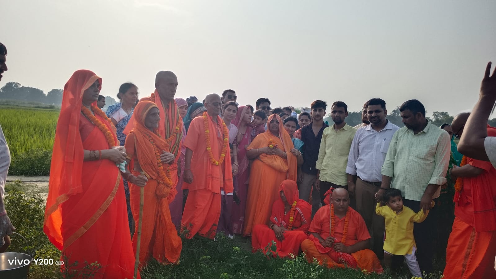 श्रीमद्भागवत कथा के भव्य समापन के बाद ग्राम भ्रमण, ग्रामीणों से मिला आत्मीय स्नेह और आशीर्वाद