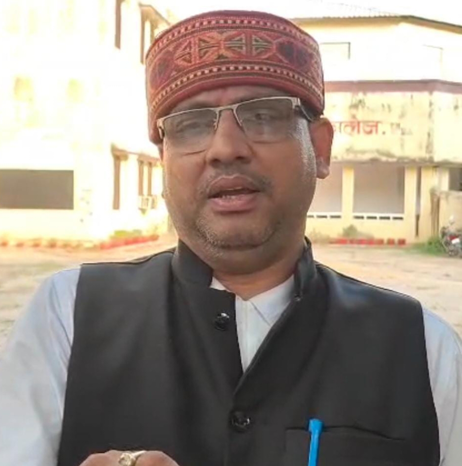 निर्धारित समय से पहले ही गायब मिले बीएलओ, आप नेता ने जताया एतराज