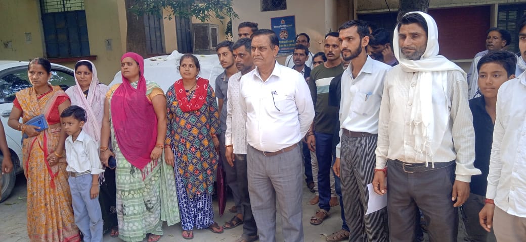 मेडिकल कॉलेज में महिला की मौत पर परिजनों ने लगाए लापरवाही के आरोप - डिलीवरी के लिए भर्ती 26 वर्षीय महिला की ऑपरेशन के बाद मौत, पति ने एसपी से एफआईआर की करी मांग