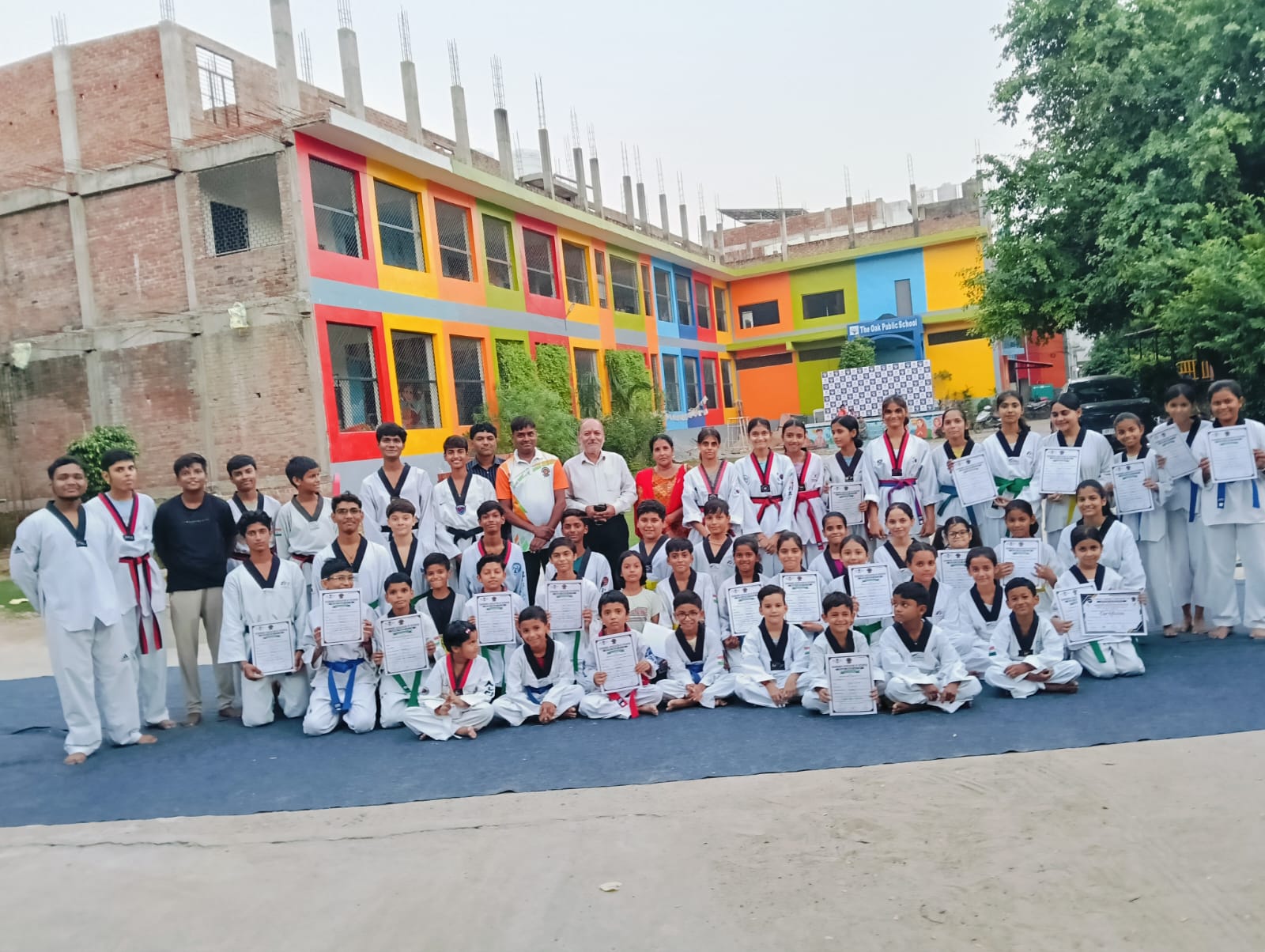 ताइक्वांडो खिलाड़ियों ने कलर बेल्ट टेस्ट में दिखाई प्रतिभा - परीक्षा उत्तीर्ण कर खिलाड़ियों ने हासिल किया बेल्ट प्रमोशन, प्रमाणपत्र देकर किया उत्साहवर्धन