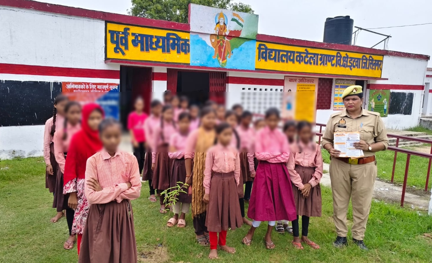 मिशन शक्ति 5.0: कठेला समय माता पुलिस ने छात्राओं और महिलाओं को सिखाए सुरक्षा के गुर, नए कानूनों की दी जानकारी