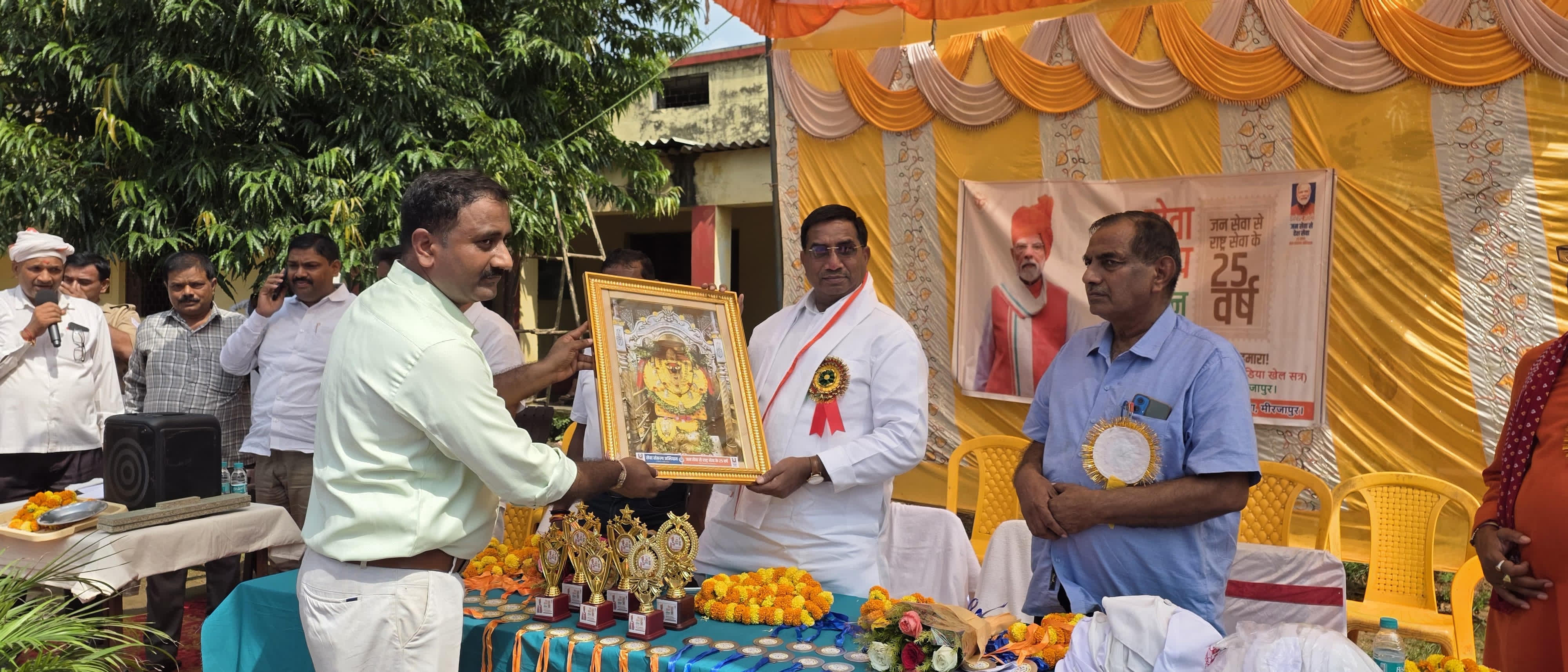 “खेलो इंडिया खेलो” कार्यक्रम में खिलाड़ियों ने दिखाया दमखम विधायक रमाशंकर सिंह पटेल ने किया सम्मानित