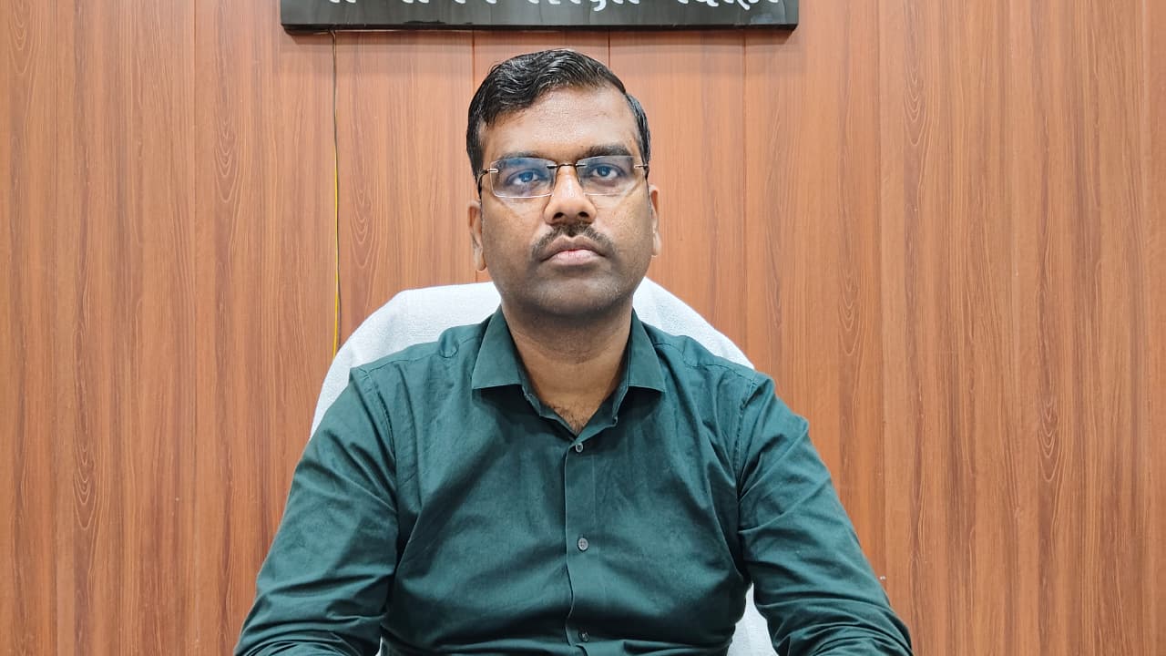 भदोही में 13 केंद्रों पर होगी पीईटी, हर केंद्र पर स्टेटिक और सेक्टर मजिस्ट्रेट तैनात ’’तीन तिथियों में छह पालियों में परीक्षा, 33,984 अभ्यर्थी होंगे शामिल’’