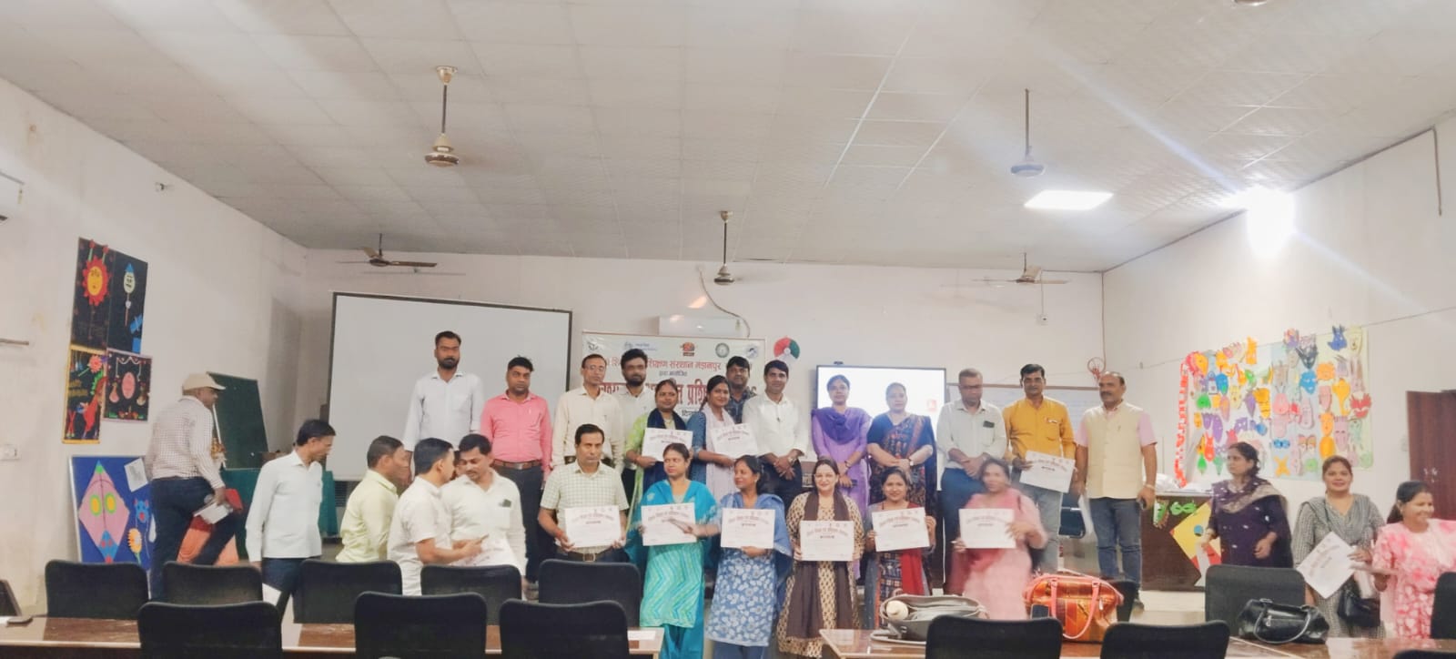 एआइ के शैक्षणिक उपयोग और साइबर सुरक्षा के गुर सीख रहे शिक्षक