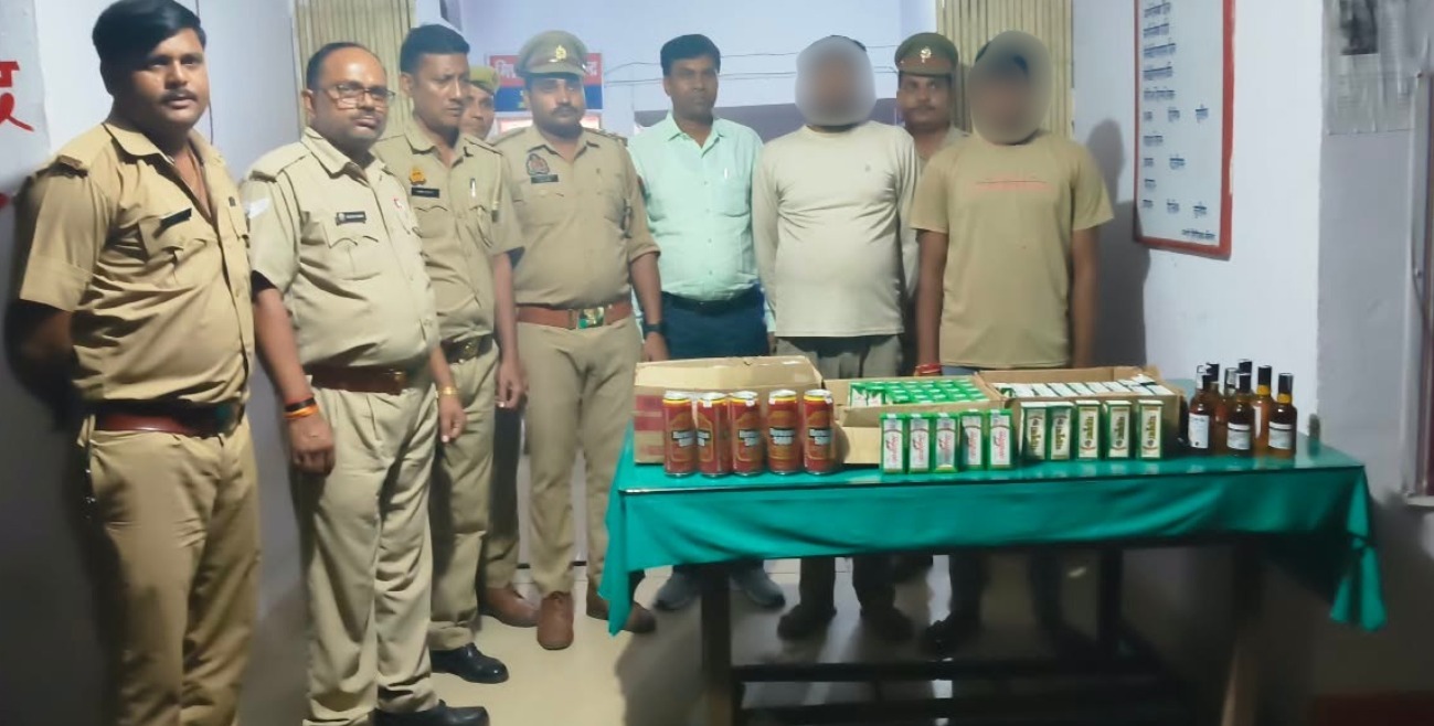 अवैध शराब के साथ दो गिरफ्तार, कार समेत शराब और नकदी बरामद बकेवर पुलिस और आबकारी विभाग की संयुक्त कार्रवाई, 62 पौवा देशी व आठ पौवा विदेशी शराब बरामद