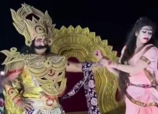 हनुमान ने सोने की लंका जलाया, रावण ने माता सीता का हरण किया