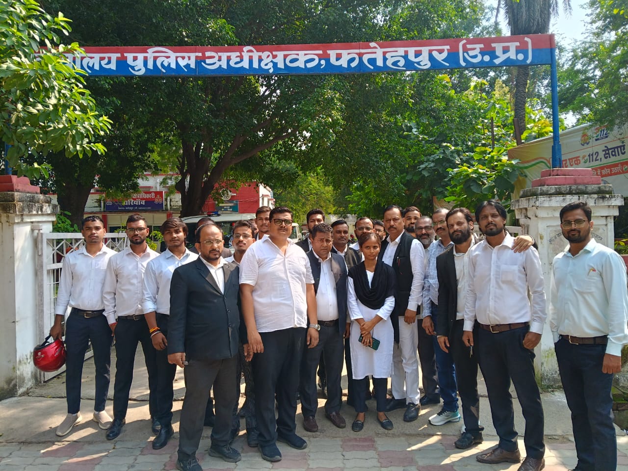 घर में घुसकर मारपीट व छेड़छाड़ का आरोप, एसपी से कार्रवाई की मांग