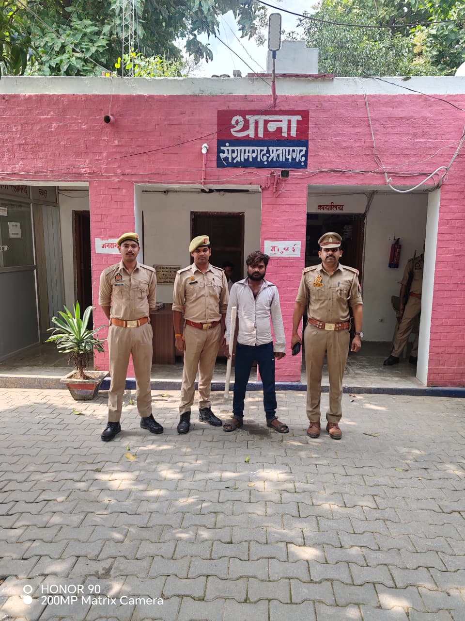 हत्या के मामले में वांछित आरोपी गिरफ्तार, घटना में प्रयुक्त लोहे का पाइप बरामद