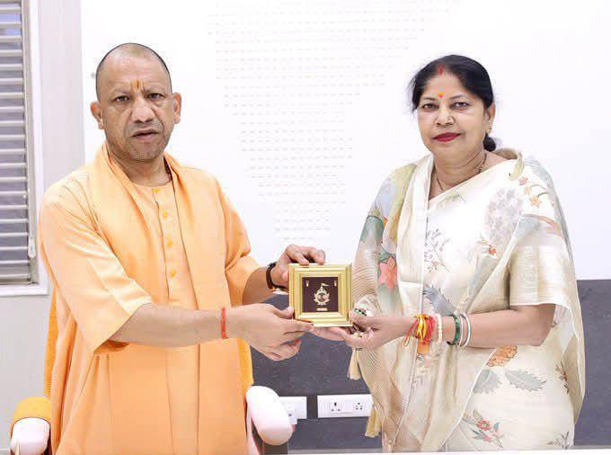 योगी आदित्यनाथ से मिलीं अनुपमा सिंह लोधी, गरौठा के किसानों और जनसमस्याओं की गूंज पहुँची मुख्यमंत्री तक