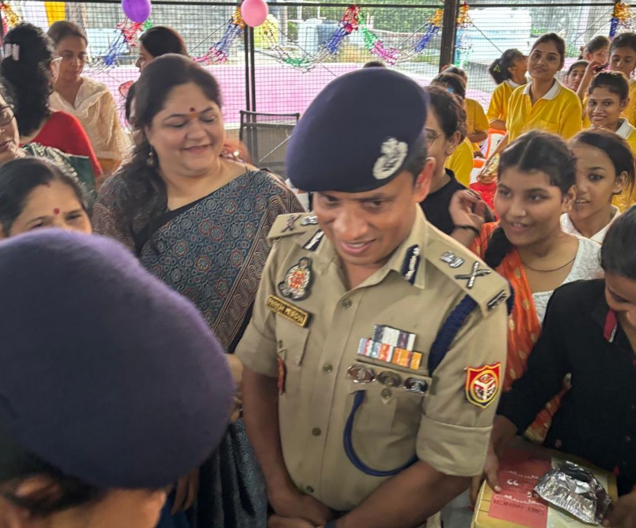 बालिका संरक्षण गृह में विशेष आयोजन, व्यापार मंडल और पुलिस प्रशासन की सराहनीय पहल