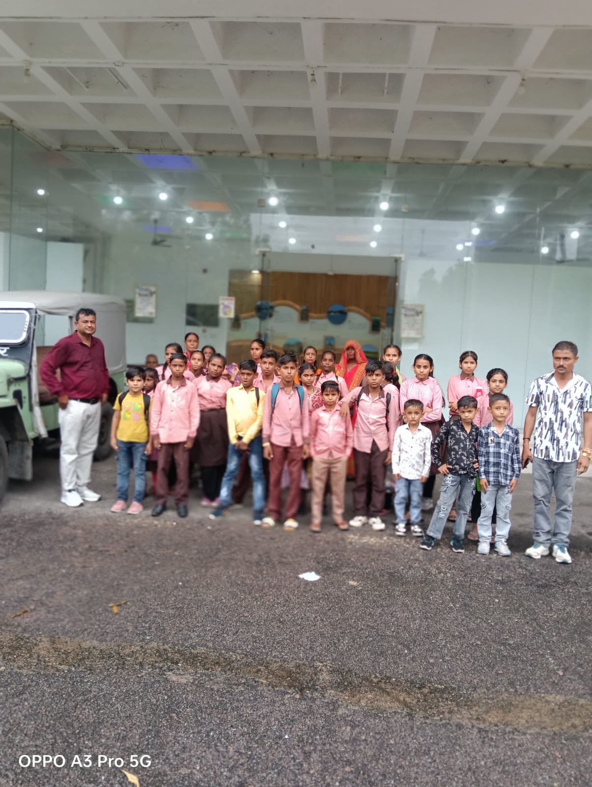 मॉडर्न कॉलेज ऑफ फार्मेसी, झांसी में विश्व फार्मासिस्ट दिवस का भव्य आयोजन