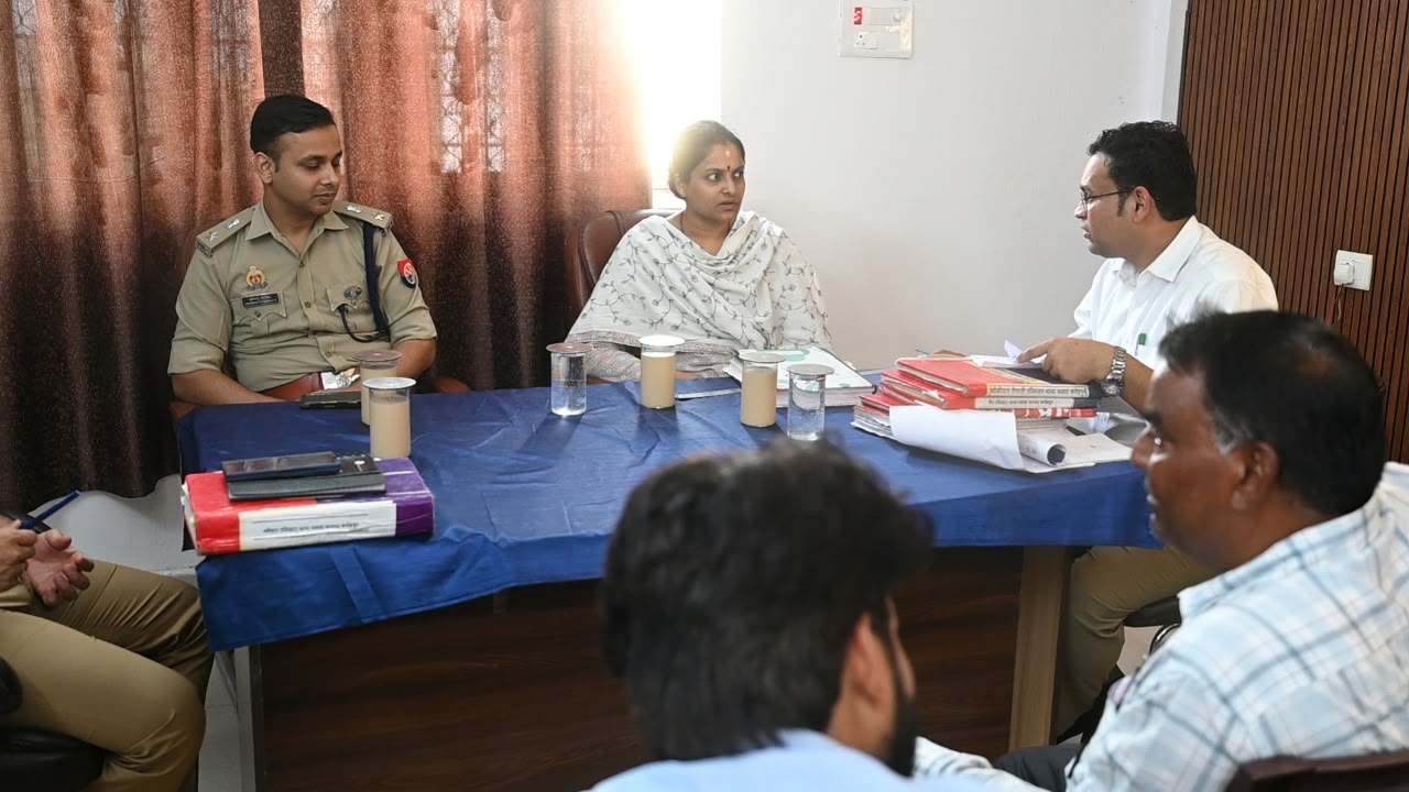 थाना समाधान दिवस में डीएम-एसपी ने सुनीं जनसमस्याएं, 18 शिकायतों का निस्तारण