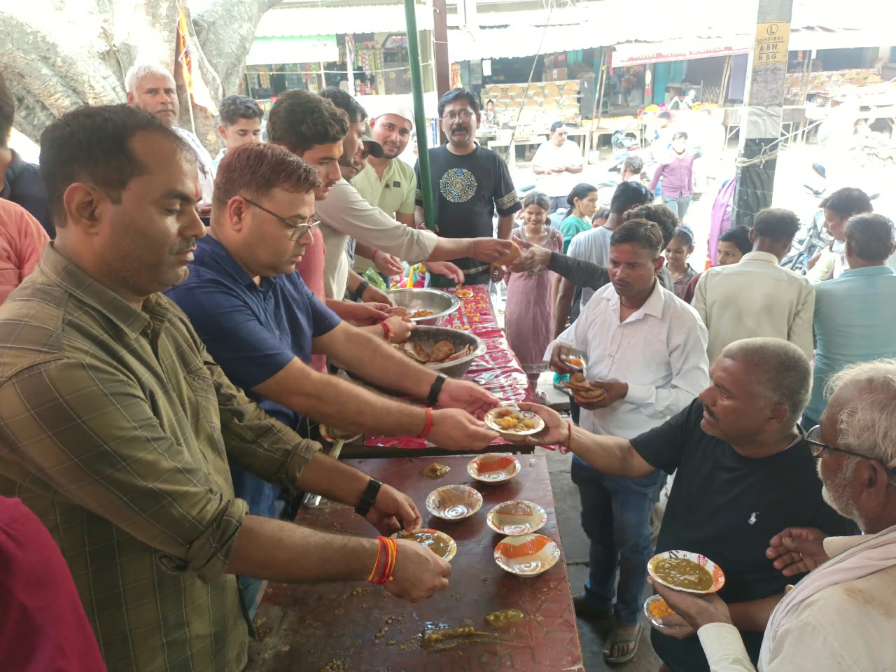 शिवांश अवस्थी के जन्मदिन पर ताम्बेश्वर मंदिर में विशाल भंडारा