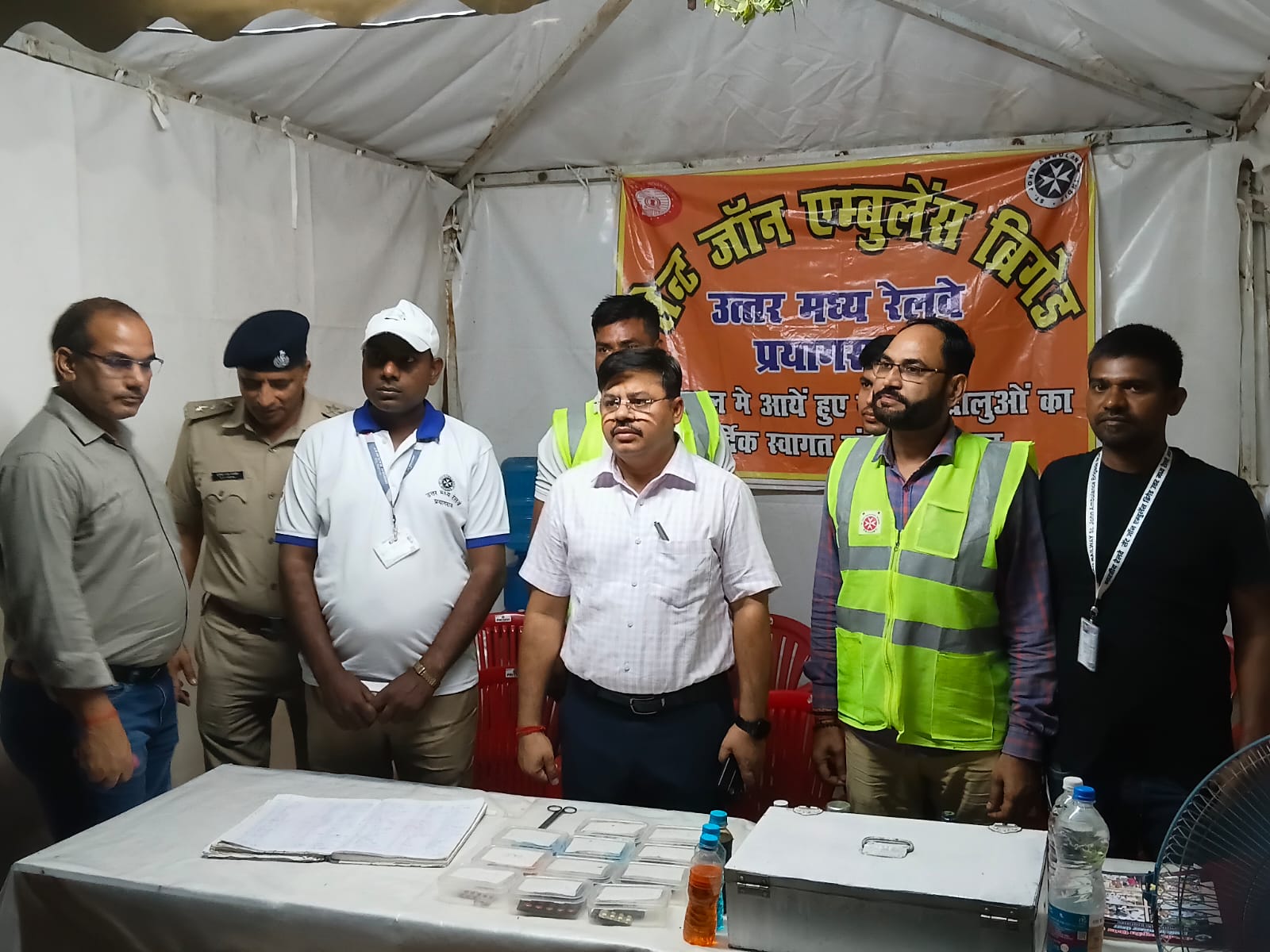 अपर मंडल रेल प्रबंधक ने विंध्याचल स्टेशन का किया निरीक्षण शारदीय नवरात्रि मेला-2026 के दौरान यात्री एवं श्रद्धालुओं के लिए की गई व्यवस्थाओं का लिया जायजा