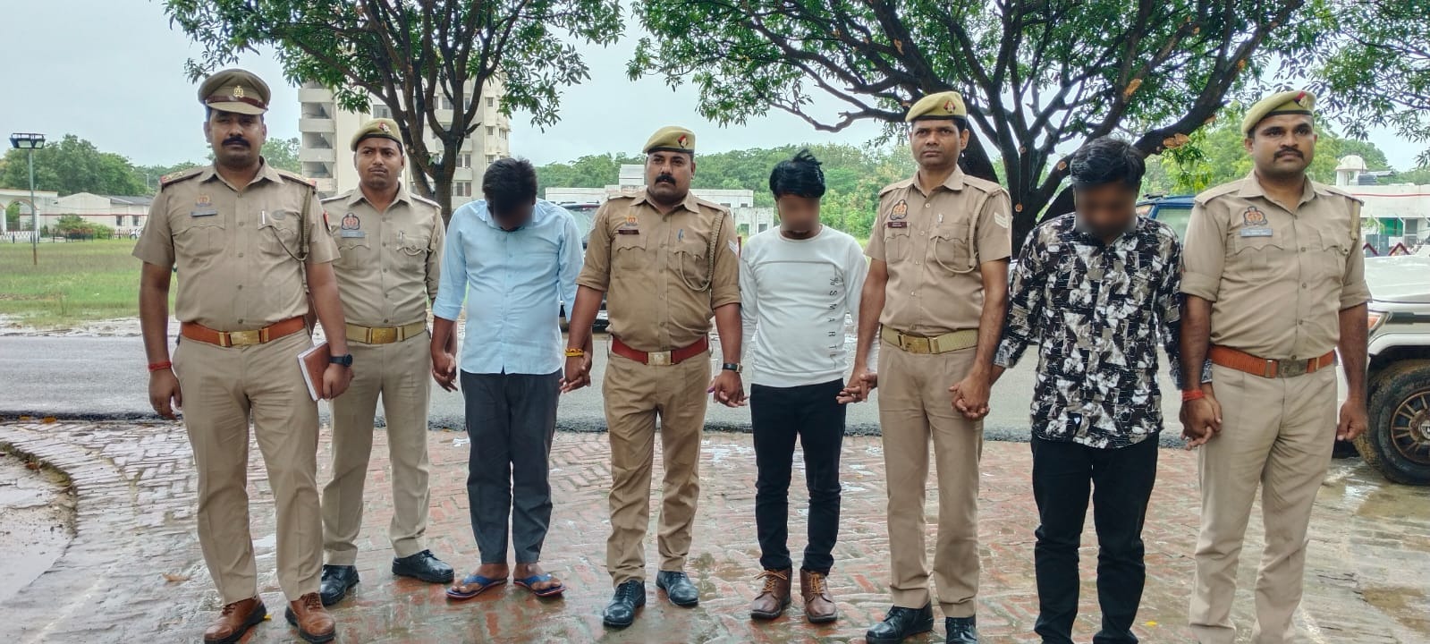 इंडो-नेपाल बॉर्डर पर नशीली दवाओं की तस्करी करने वाले सिंडिकेट का भंडाफोड़, गैंगस्टर एक्ट में वांछित नेपाली नागरिक समेत 3 गिरफ्तार