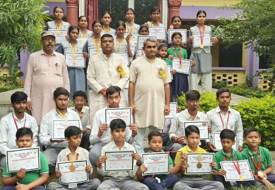 सरस्वती शिशु विद्या मंदिर इंटर कॉलेज में मनाया गया विजयादशमी पर्व