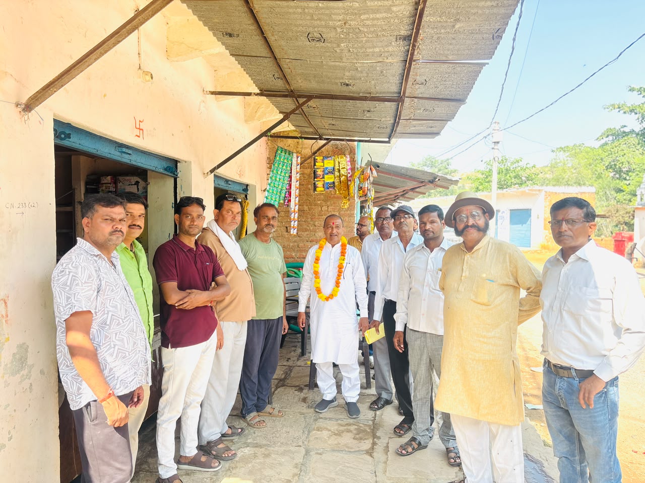 शिवशंकर पटेल ने किया व्यापक जनसंपर्क, स्नातक मतदाताओं से संवाद कर मांगा समर्थन स्नातकों के अधिकारों की लड़ाई को देंगे मजबूती : शिवशंकर पटेल