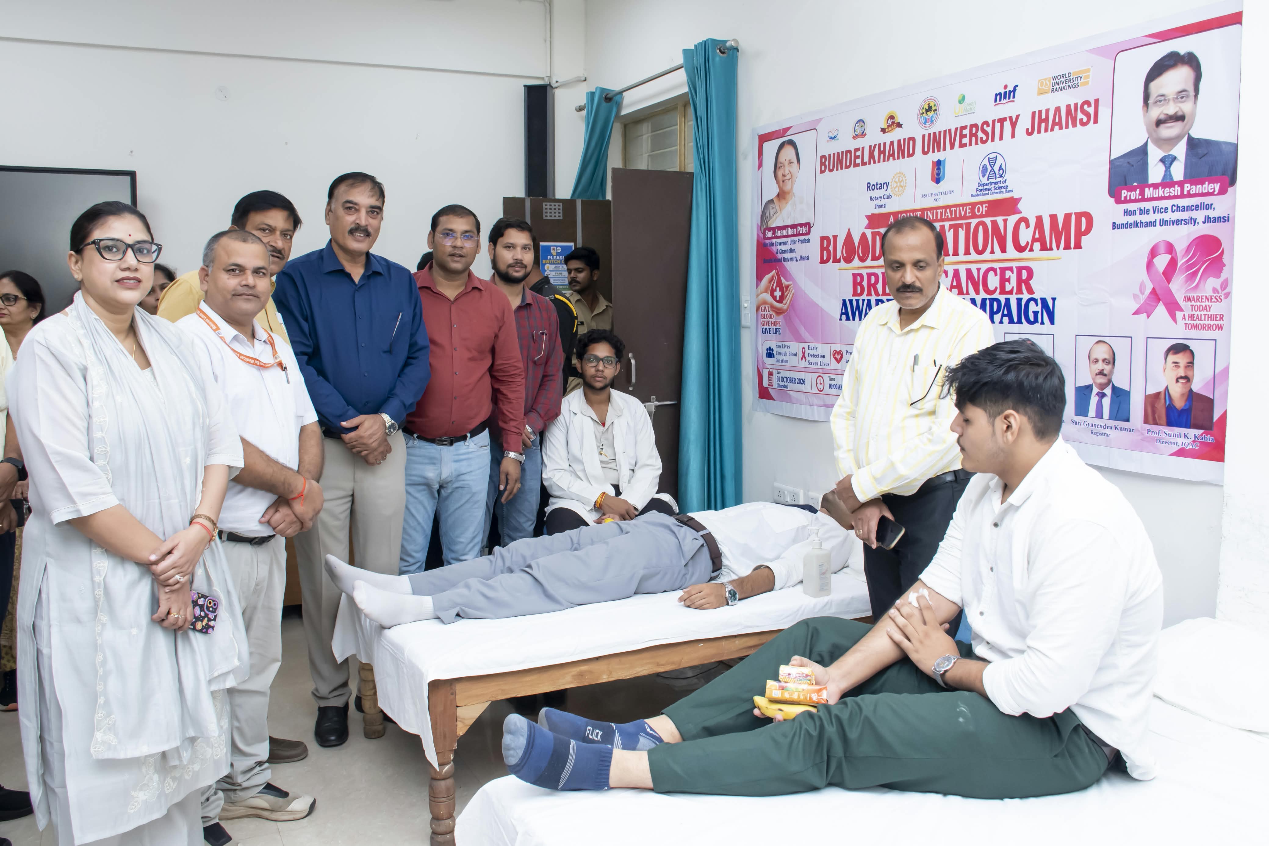 बुंदेलखंड विश्वविद्यालय में रक्तदान शिविर, 64 ने किया स्वैच्छिक रक्तदान