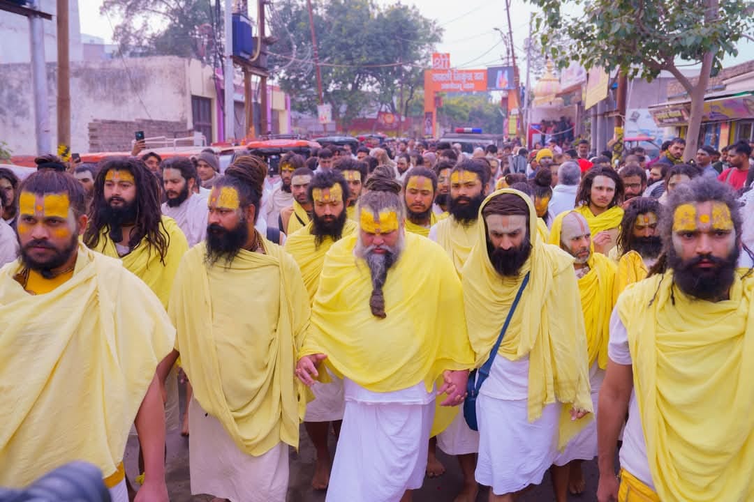 ज्यादा जोगी मठ उजाड़, वाली कहावत चरितार्थ हो गई प्रेमानंद महाराज के साथ