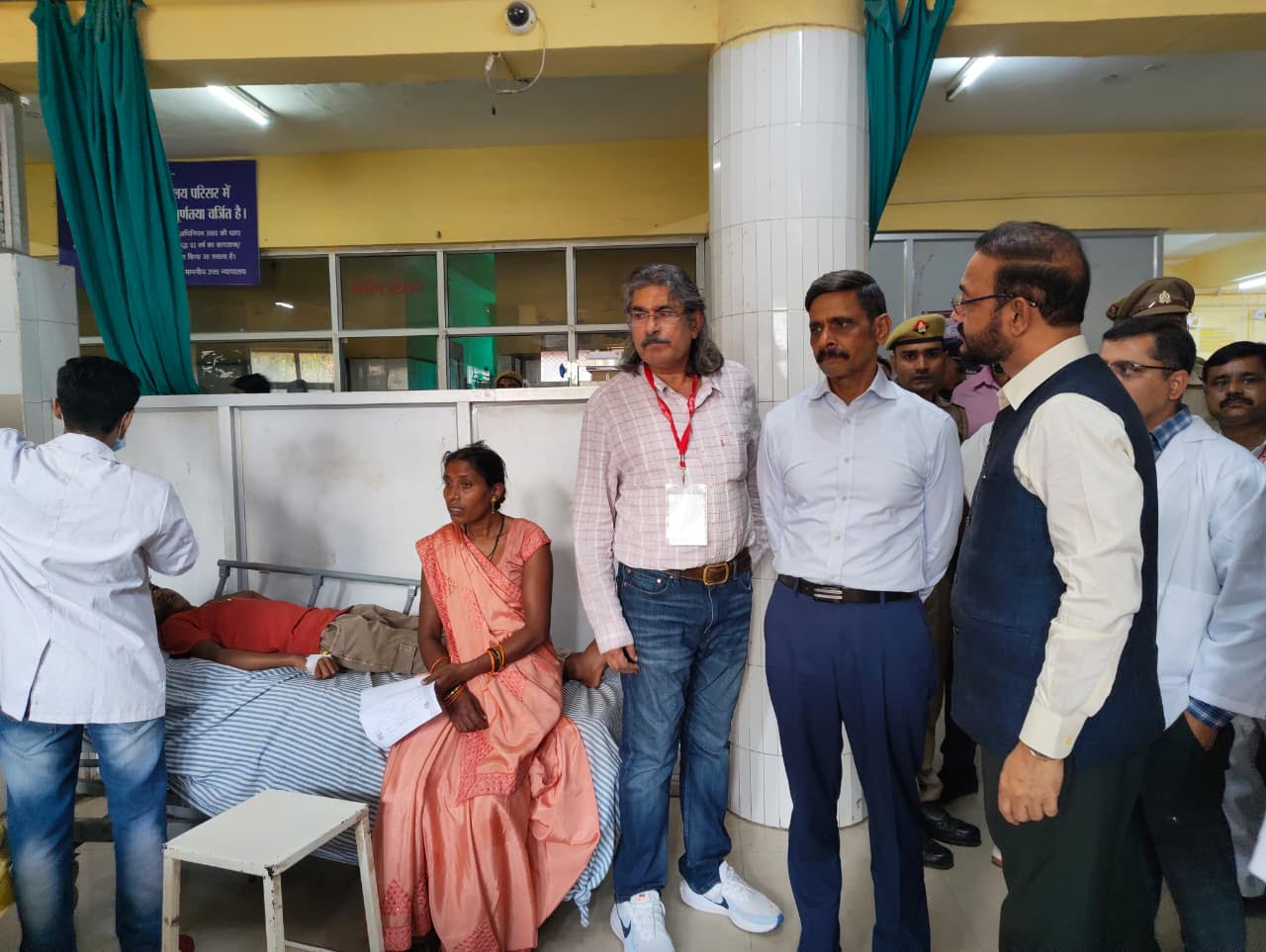 मंडलायुक्त ने मंडलीय जिला चिकित्सालय और जिला महिला चिकित्सालय का किया निरीक्षण चिकित्सकों को मरीजों से मधुर व्यवहार व बेहतर इलाज के दिये निर्देश