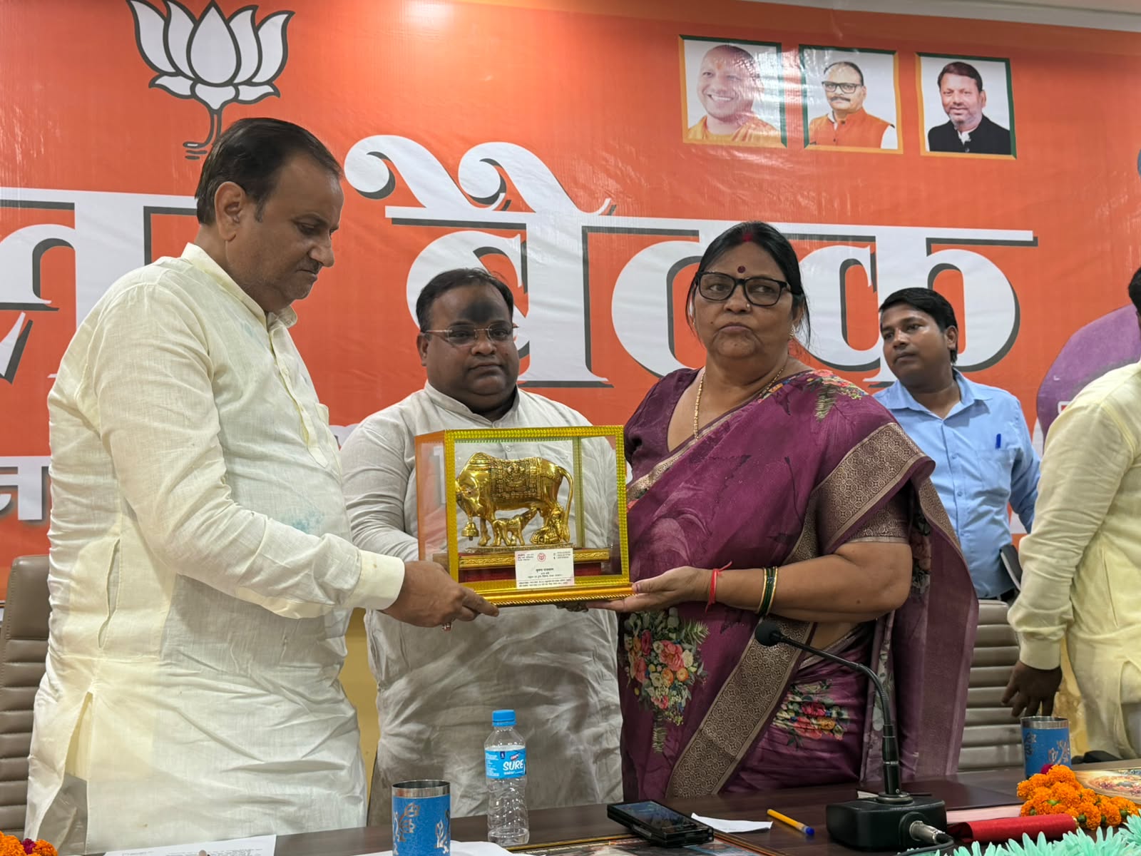 सेवा संकल्प अभियान से चुनावी तैयारियों तक, भाजपा ने कसी संगठन की कमर - जिला प्रभारी राहुल अग्निहोत्री ने बूथ स्तर पर सक्रियता, महिला संपर्क और वरिष्ठ कार्यकर्ताओं के अनुभवों के इस्तेमाल पर दिया जोर