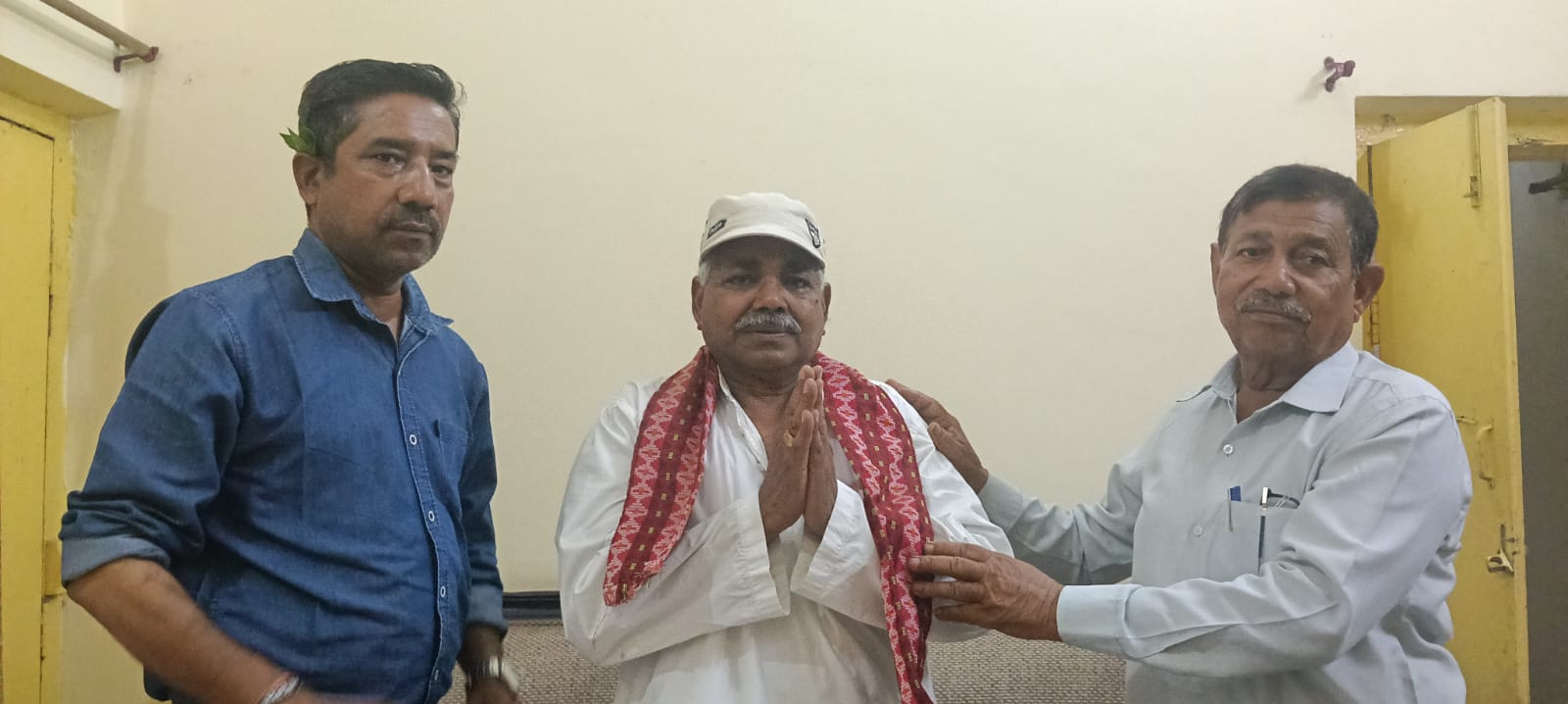 वरिष्ठ पत्रकार विजय श्रीवास्तव का बढ़नी आगमन पर जोरदार स्वागत  रिपोर्टर्स क्लब ने पीडब्ल्यूडी गेस्ट हाउस में किया सम्मानित, पत्रकारों की एकजुटता और निष्पक्षता पर हुआ विमर्श