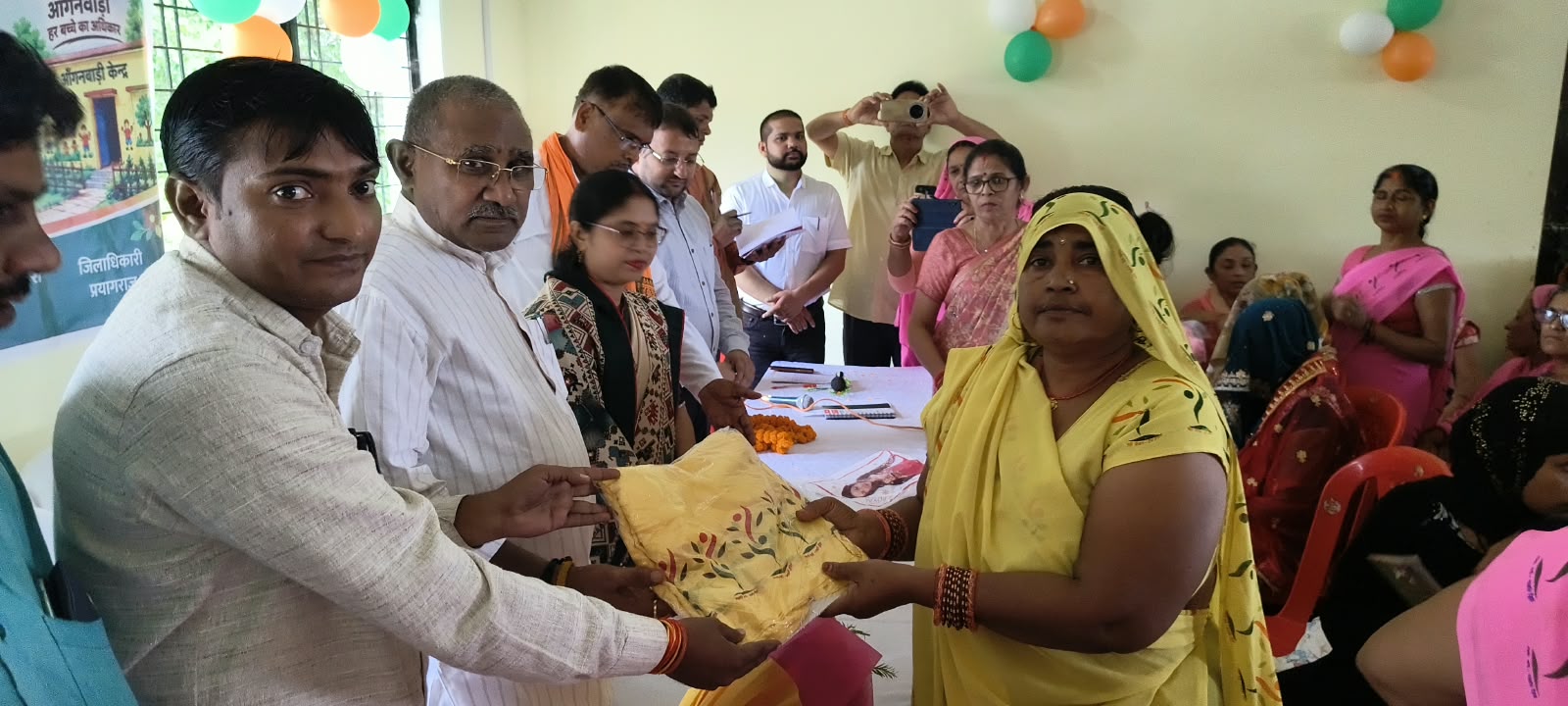 पोषण एवं स्वास्थ्य के क्षेत्र में अहम भूमिका निभाती हैं आंगनबाड़ी कार्यकत्रियां - राजमणि कोल 25 सितंबर से 7 अक्टूबर तक आयोजित होने वाले आंगन मिलन उत्सव कार्यक्रम में पहुंचे विधायक