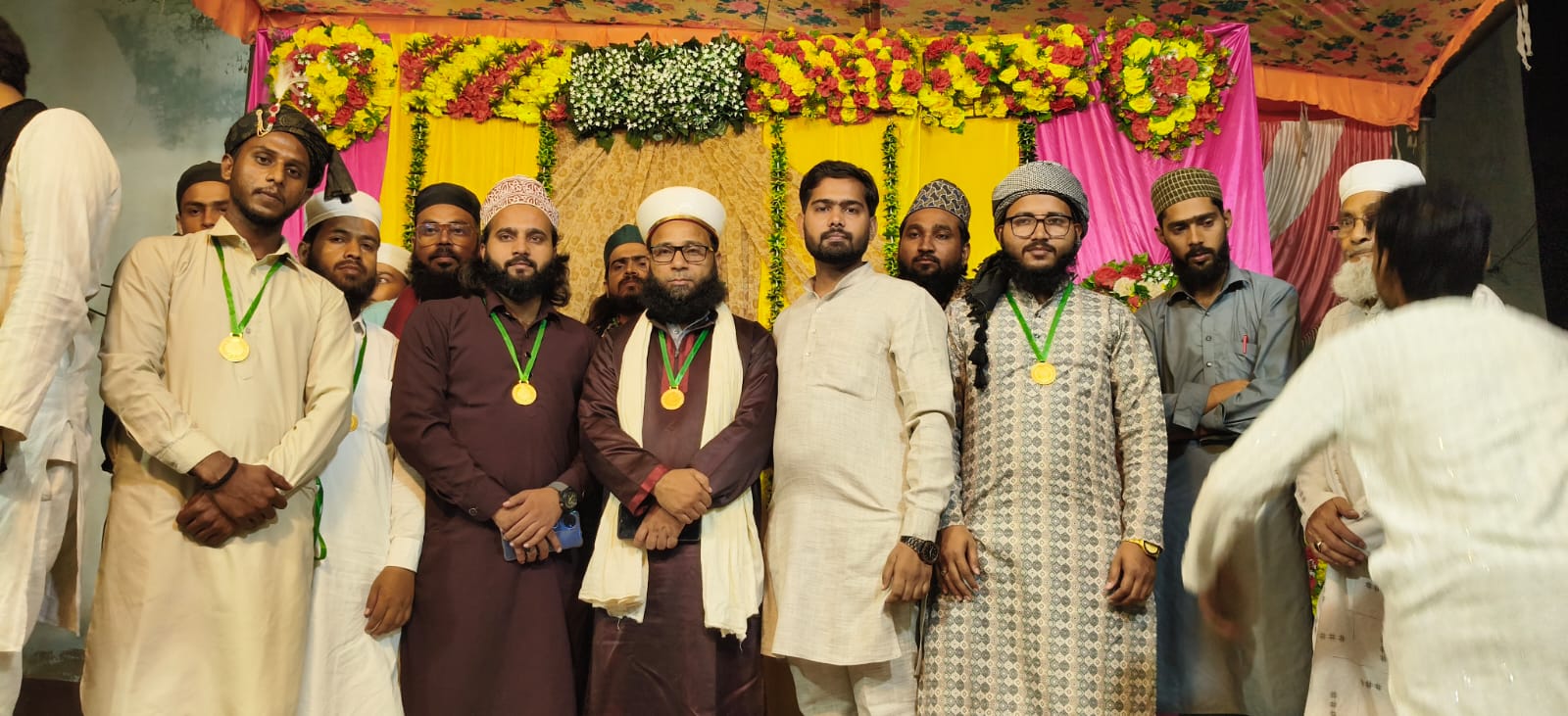 ईद मिलादुन्नबी पर अरबपुर में सजी रूहानी नातिया महफिल