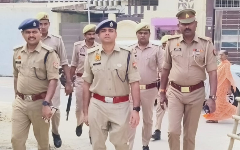रामलीला स्थल की सुरक्षा व्यवस्था पर पुलिस की नजर, एसपी सिटी अमृत जैन ने किया निरीक्षण