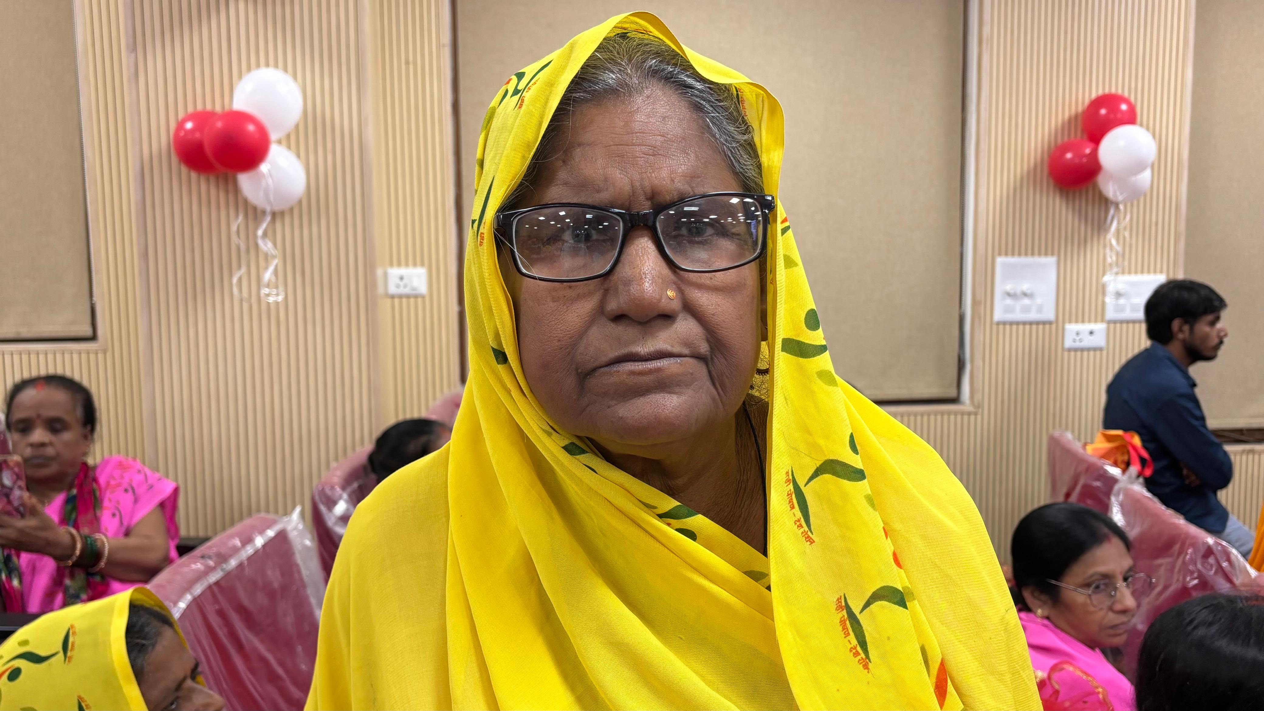 श्रम का सम्मान करने के लिए कार्यकत्रियों व सहायिकाओं ने मुख्यमंत्री को दिया धन्यवाद