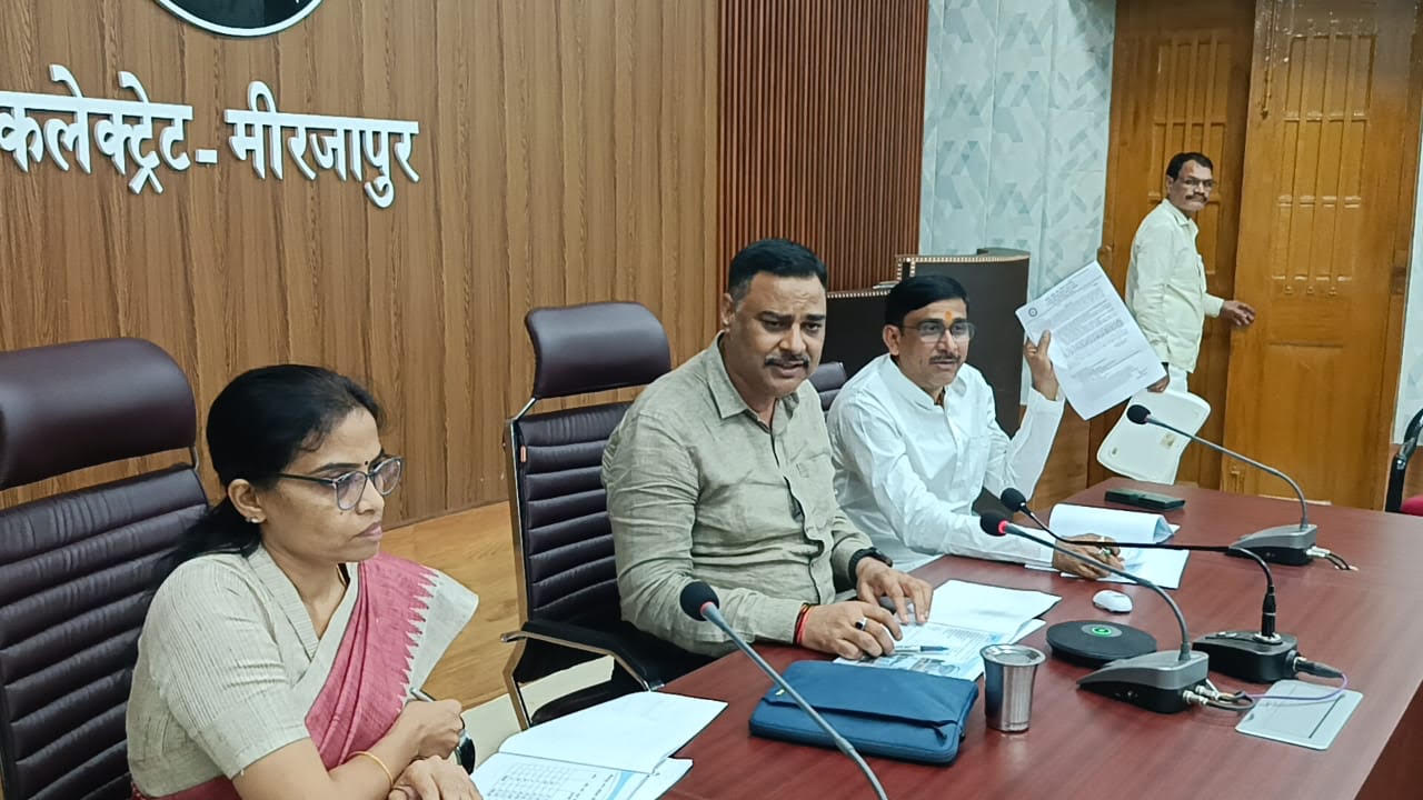 अमृत योजना के कार्यों से जनता में रोष, मीरजापुर नपाध्यक्ष ने जताई नाराजगी; 4 जेई पर प्रतिकूल प्रविष्टि