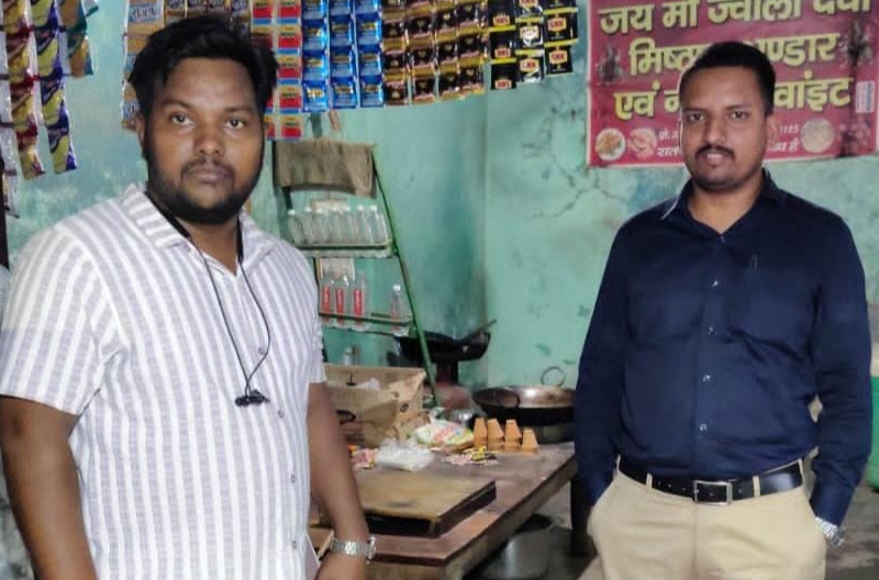 दुकानों पर घरेलू गैस सिलिंडर के इस्तेमाल पर प्रशासन सख्त, प्रतिष्ठानों पर हुई छापेमारी