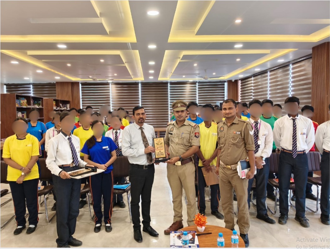 जयपुरिया स्कूल में साइबर जागरूकता कार्यशाला, छात्रों को ठगी से बचाव के बताए तरीके