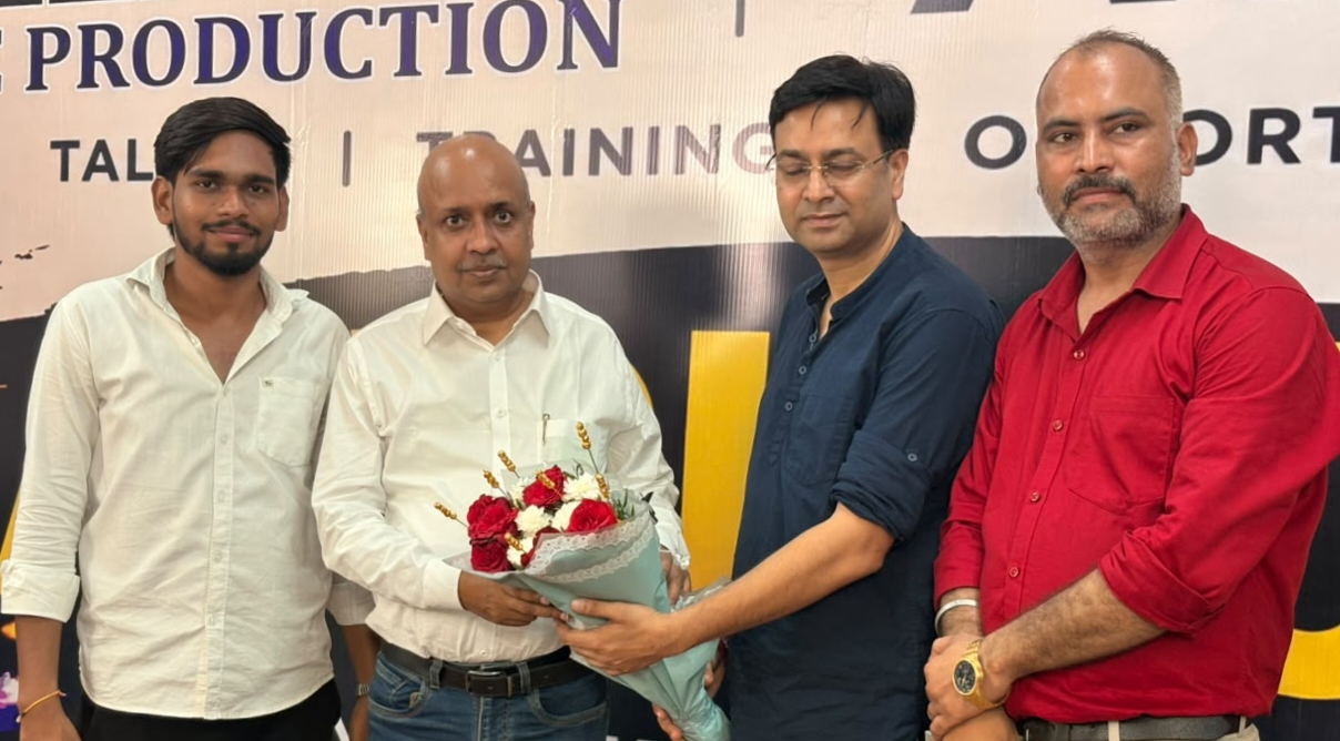 एकलव्य सिने प्रोडक्शन व एडविज डिजिटल के ऑडिशन में 100 से अधिक प्रतिभाओं ने दिखाया दम, फिल्म,वेब सीरीज और माइक्रो ड्रामा के लिए कई जिलों से पहुंचे कलाकार,दीप प्रज्ज्वलन के साथ हुआ भव्य आयोजन