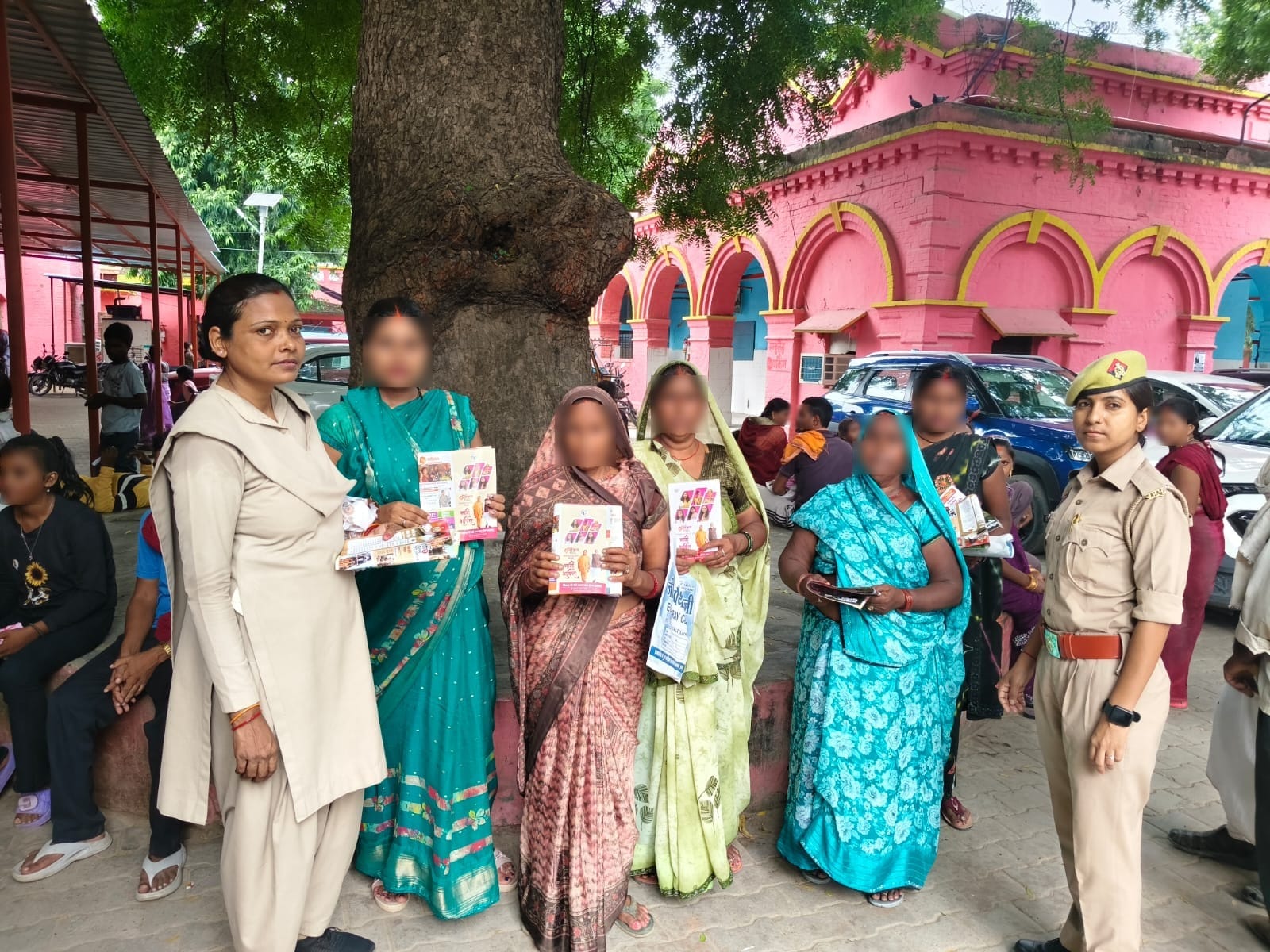 भदोही पुलिस ने मिशन शक्ति के तहत महिलाओं को किया जागरूकरूएसपी अभिनव त्यागी के निर्देश पर सुरक्षा, सशक्तिकरण और कानूनी अधिकारों की जानकारी दी