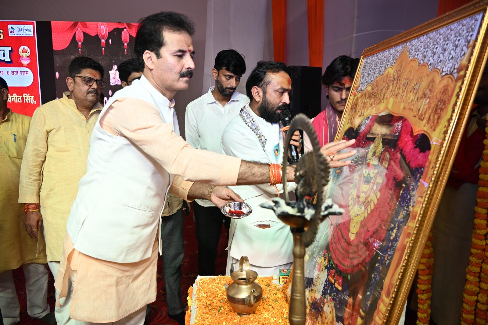 विंध्य महोत्सव में लोककला और लोकगीतों से झूमा विंध्य धाम, एमएलसी विनीत सिंह ने किया शुभारंभ