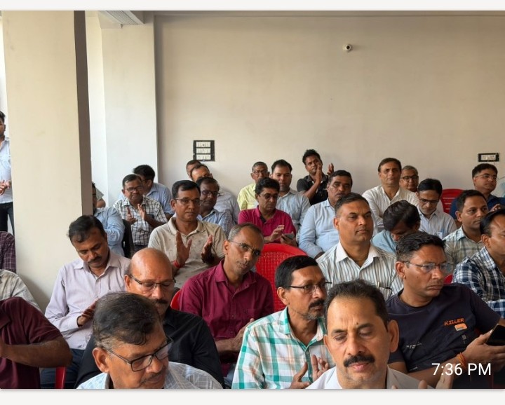 सरस्वती हाईटेक सिटी के 100 आवंटियों को सुविधा नहीं, आक्रोश  पेनाल्टी और ब्याज लगाने पर भडके, कहा कि 10 वर्ष  से इंतजार, अब और नहीं