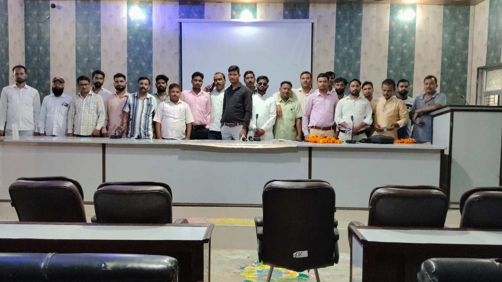 पत्रकार के अधिकारों से खिलवाड़ हुआ तो लोकतांत्रिक तरीके से उठेगी आवाज  ऐप्जा की फूलबेहड़ ब्लॉक स्तरीय बैठक में संगठन की एकजुटता पर जोर, दीनदयाल को मिली नई जिम्मेदारी डॉ०रईस अहमद उस्मानी