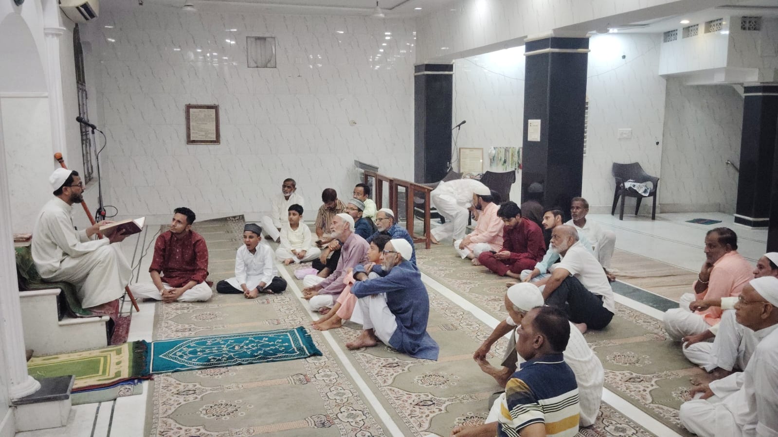 अल्लाह की इबादत करो गुनाहों से बचो - मौलाना अनवारुल हसन इमाम हजरत हसन असकरी की पैदाइश पर महफिल हुई