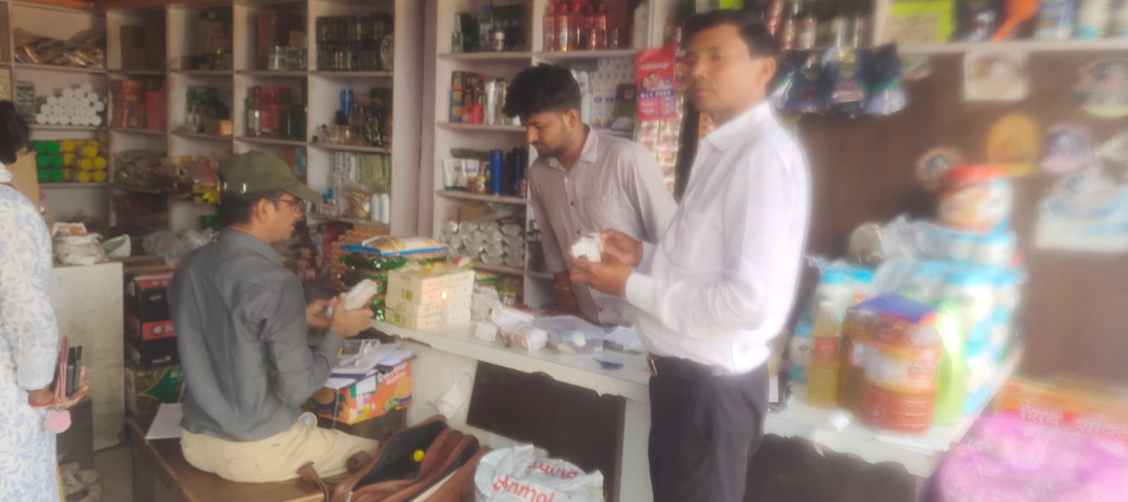 नवरात्र पर खाद्य सुरक्षा विभाग का छापा: 66.5 किग्रा कुट्टू का आटा सीज, छह नमूने जांच को भेजे