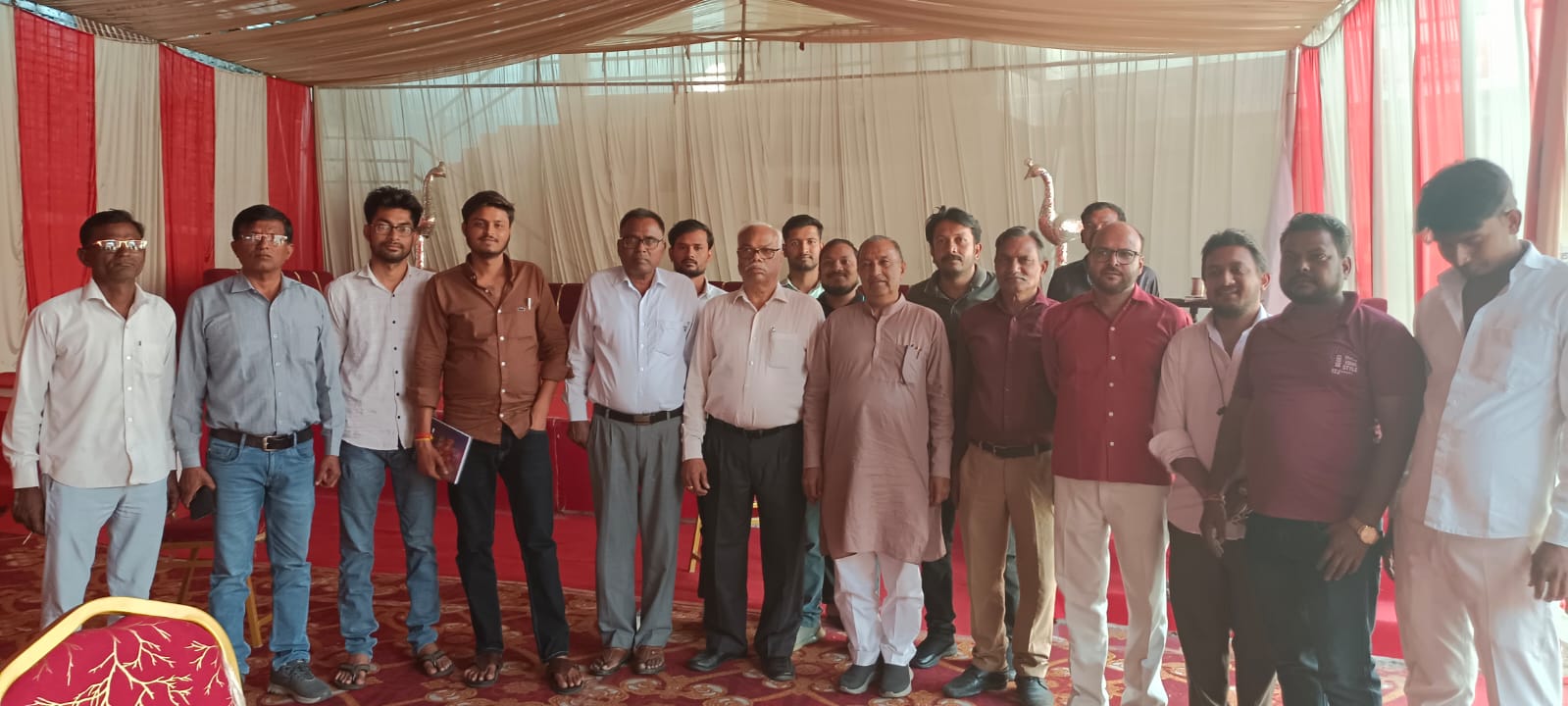 स्नातक एमएलसी चुनाव में निर्दलीय शिवशंकर पटेल ने राजनीतिक दलों के सामने खड़ी की चुनौती