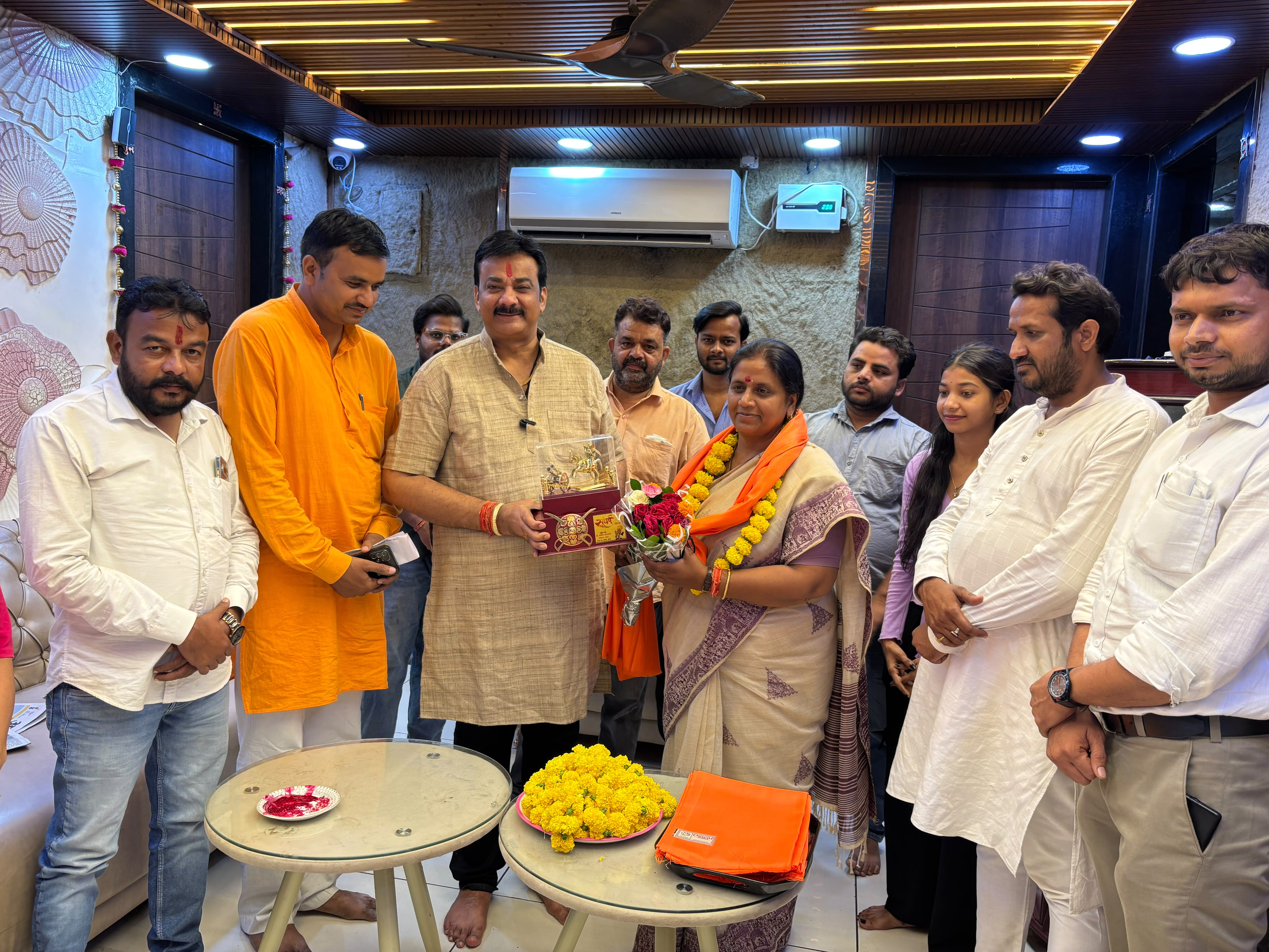 नीलिमा कटियार का संघर्ष सेवा समिति कार्यालय पर सम्मान, समाजसेवी कार्यों की सराहना