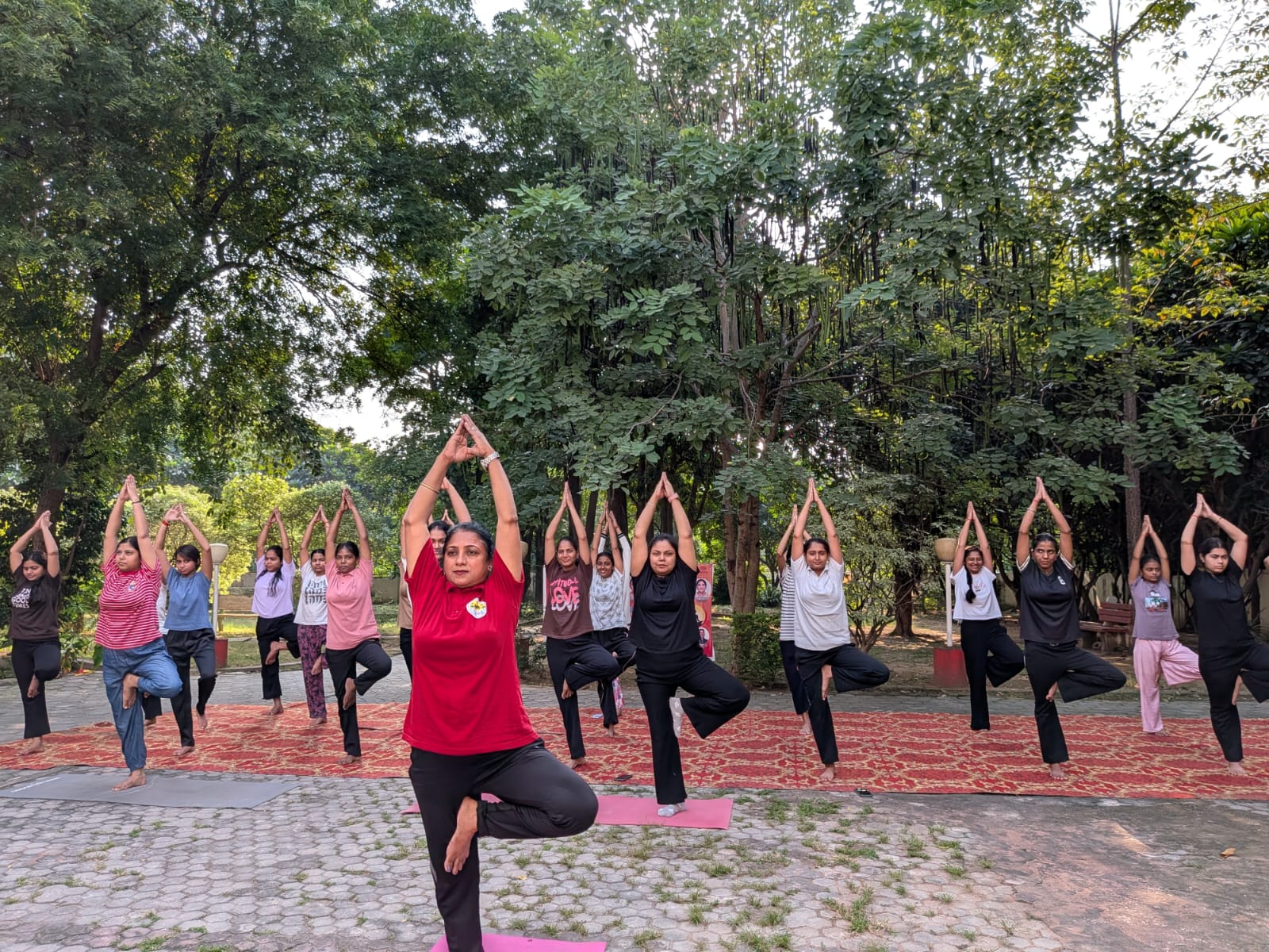 मणिकर्णिका वूमेन्स क्लब के नवरात्रि उत्सव में गरबा-डांडिया की धूम, डॉ. फेरी चंदेल बनीं डांडिया क्वीन  रंग-बिरंगे परिधानों में सजीं महिलाओं ने गरबा-डांडिया से बांधा समां