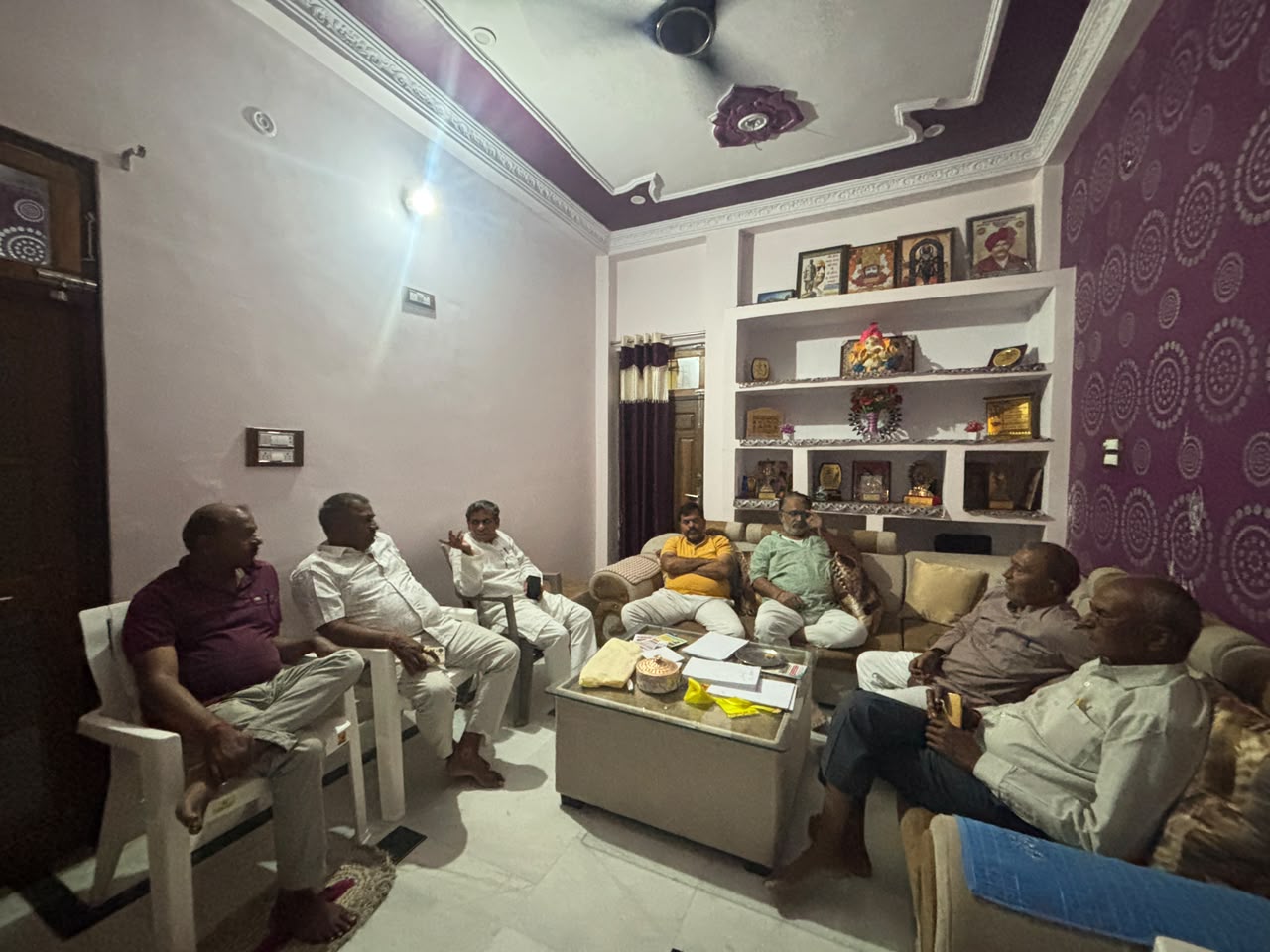स्नातक एमएलसी चुनाव को लेकर जनसंपर्क अभियान में मतदाताओं से संपर्क, उनकी समस्याओं और अपेक्षाओं पर चर्चा शिवशंकर पटेल ने तीन क्षेत्रों में की मुलाकात