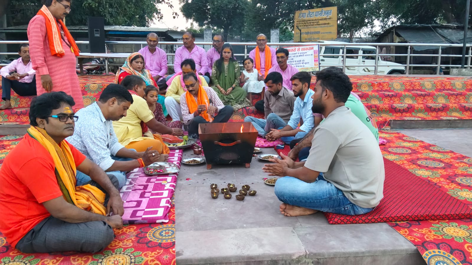 कड़ा धाम के आरती स्थल घाट पर महानवमी पर हवन-पूजन, भव्य गंगा आरती और सांस्कृतिक उत्सव संपन्न