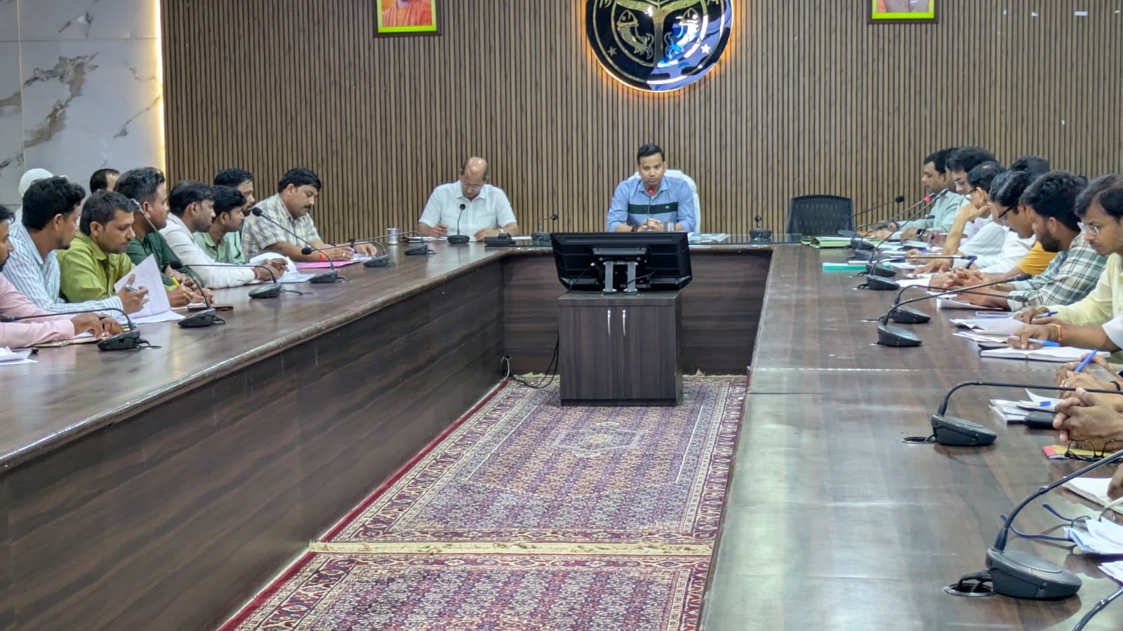जल जीवन मिशन की धीमी प्रगति पर डीएम नाराज, कार्यदायी संस्थाओं को कड़ी फटकार पेयजल परियोजनाओं में गुणवत्ता से समझौता नहीं, समय-सीमा में पूरा करें सभी कार्य