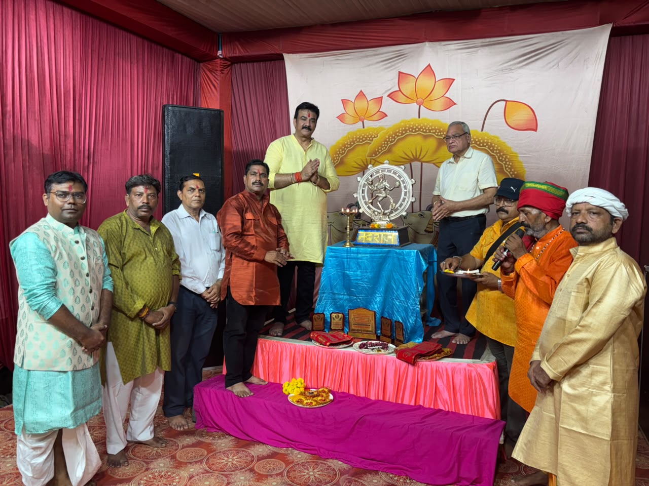 गणेश सत्संग भवन में भगवान गजानन की भव्य झांकी वीरू नागौरी का भव्य मटकी नृत्य