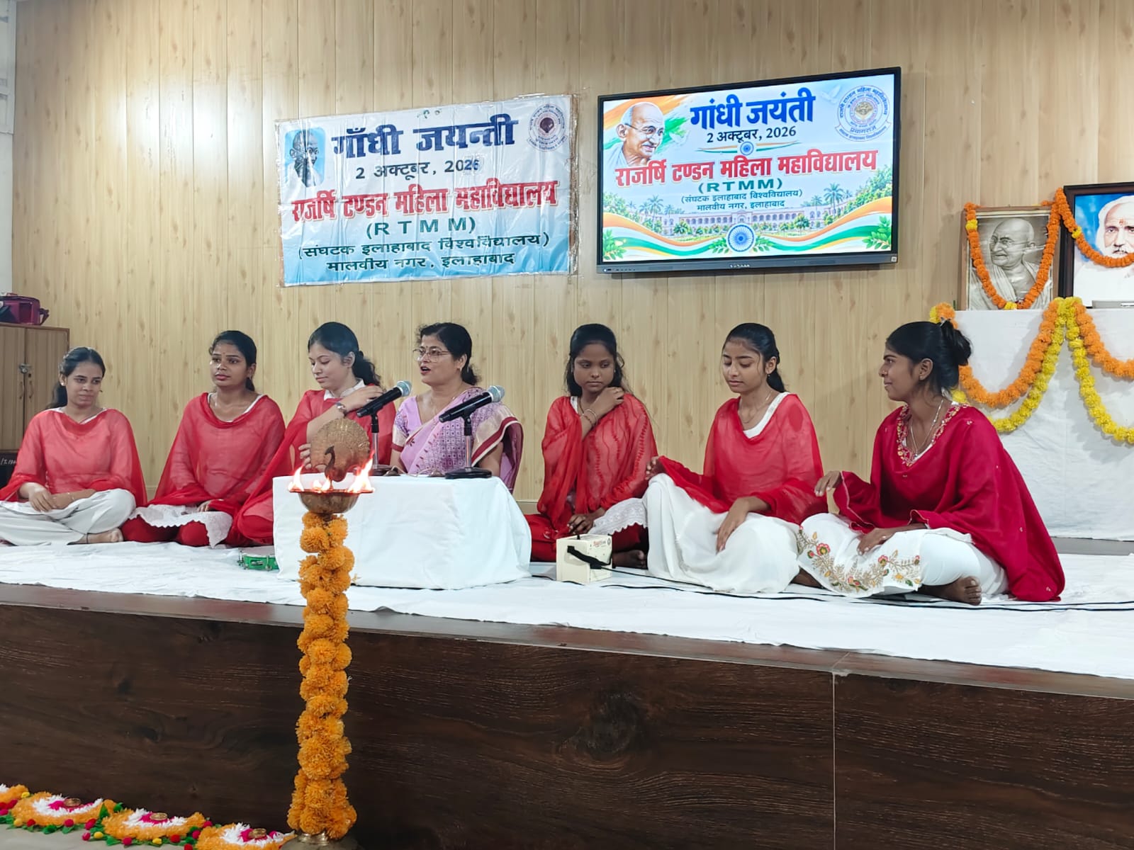 गांधी व्यक्ति नही विचार है- प्रो0 खरे गांधी जयंती की पूर्व सन्ध्या पर बही भजनों की बयार